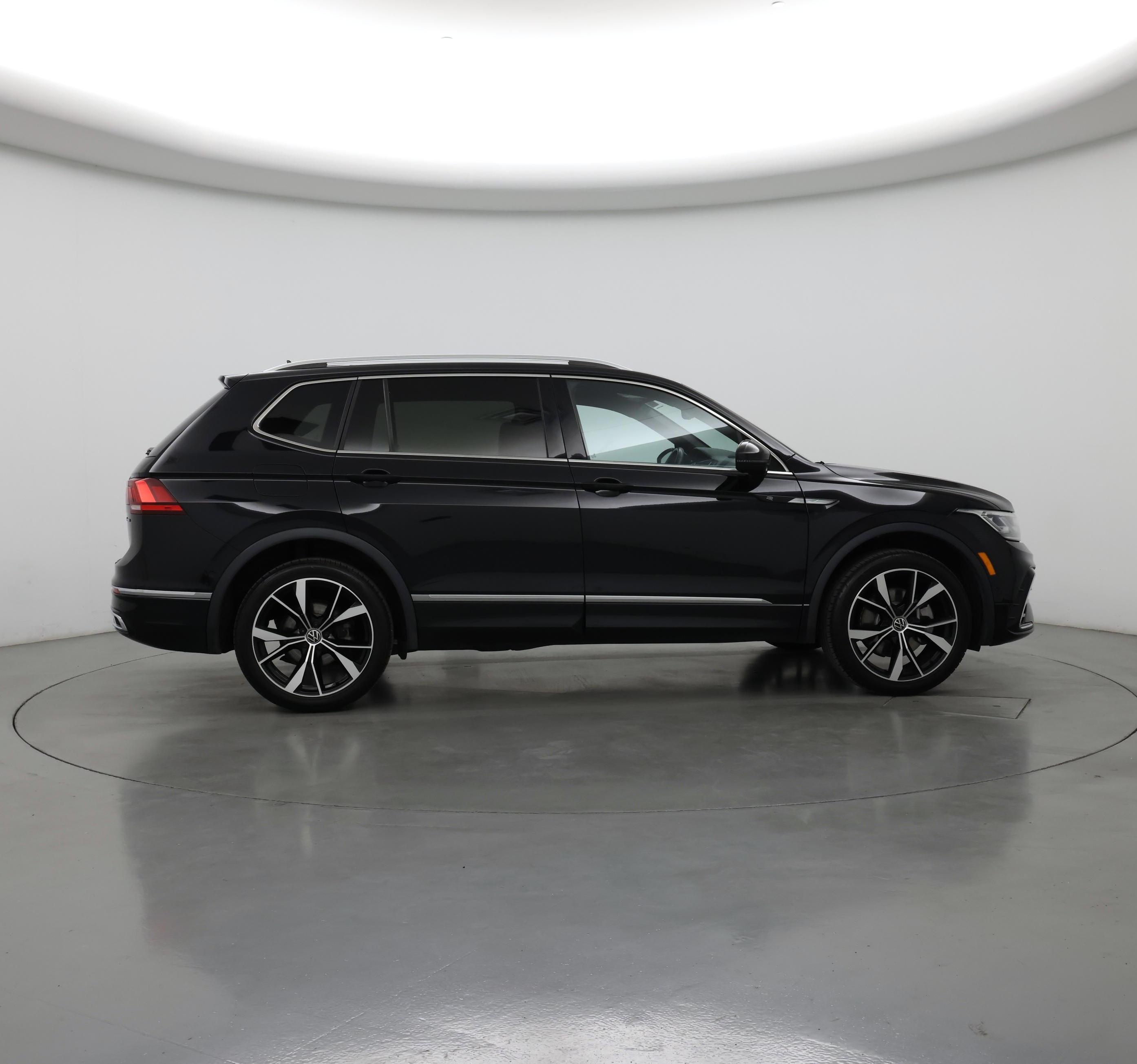 Thumbnail: 2022 Volkswagen Tiguan - 7