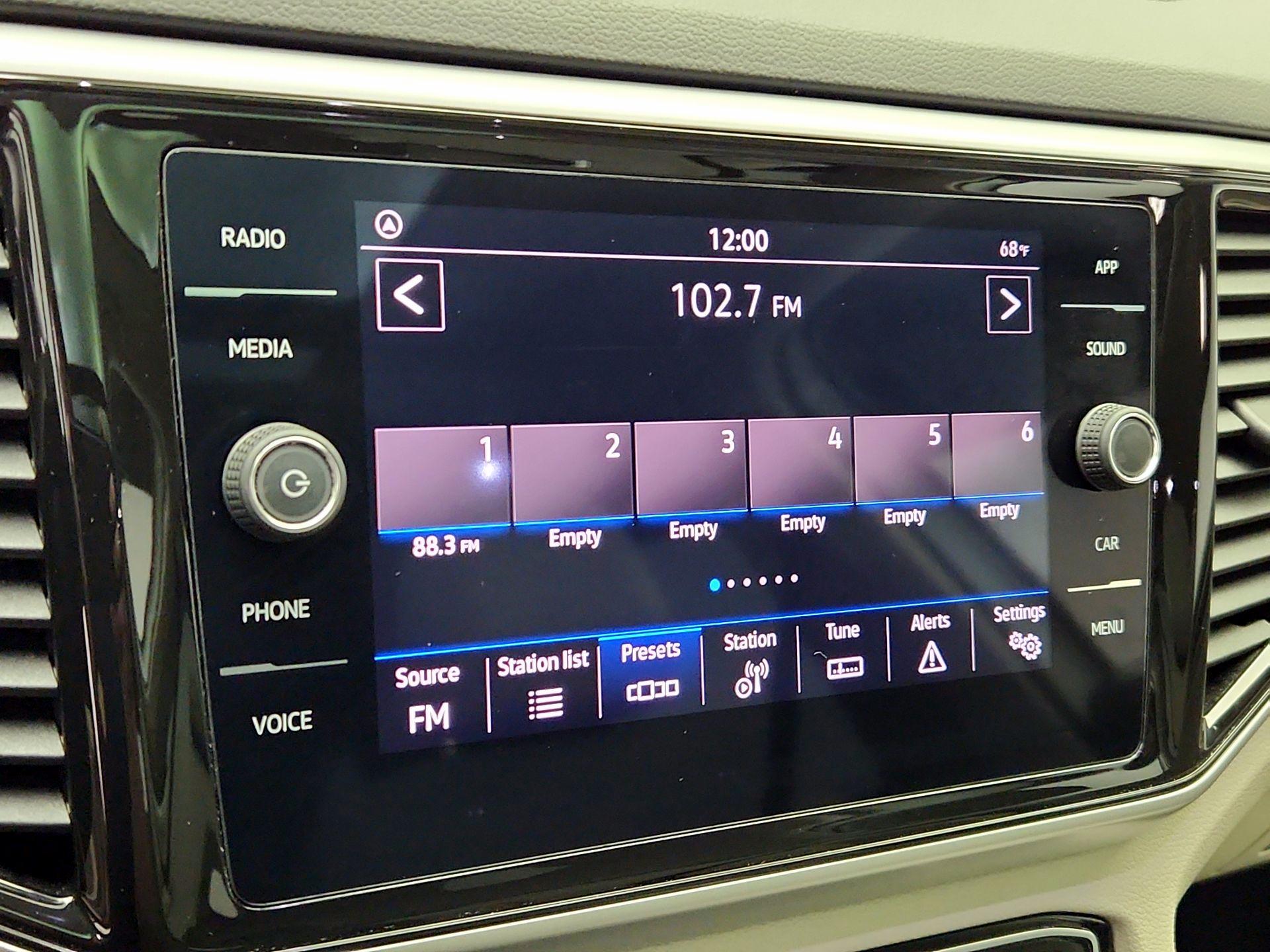 Thumbnail: 2022 Volkswagen Atlas - 15