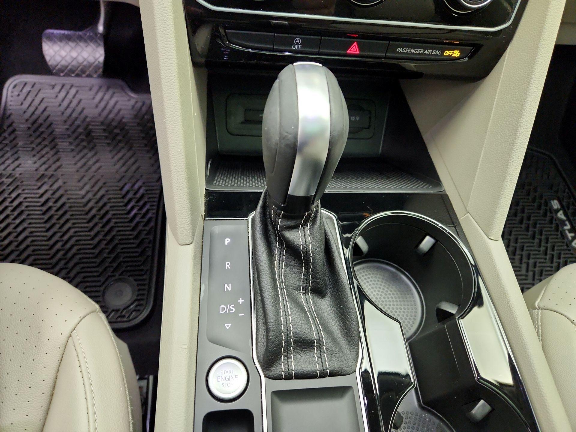 Thumbnail: 2022 Volkswagen Atlas - 17