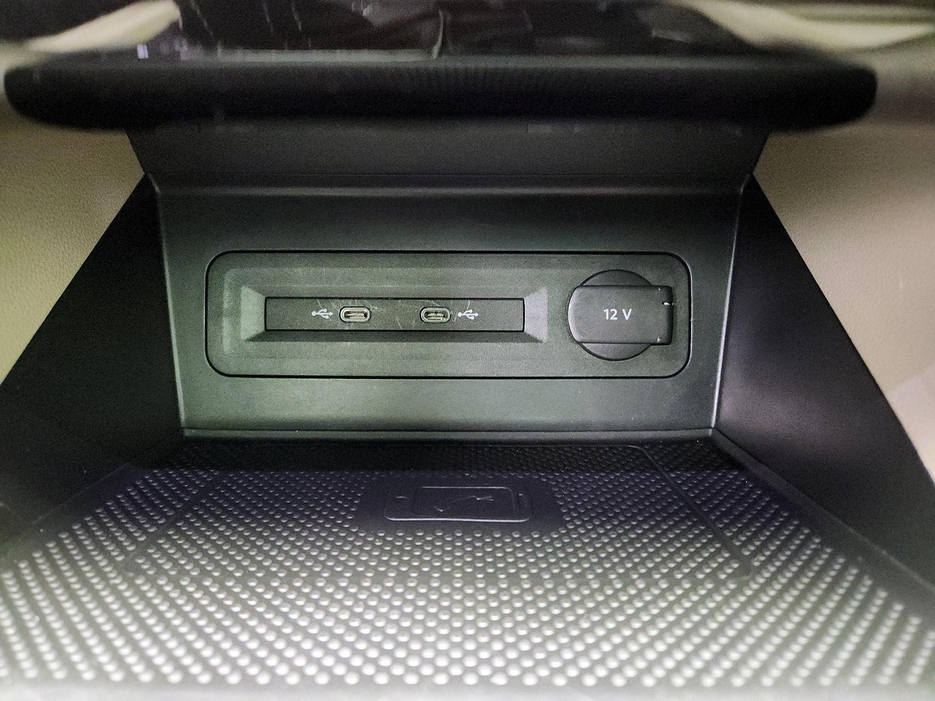 Thumbnail: 2022 Volkswagen Atlas - 18