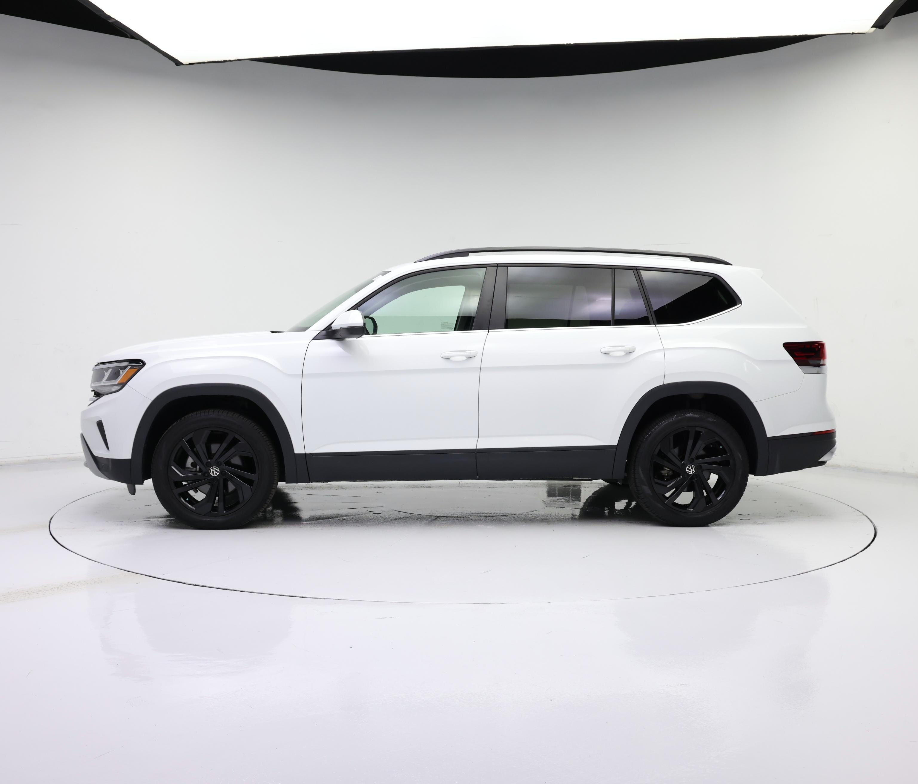 Thumbnail: 2022 Volkswagen Atlas - 3