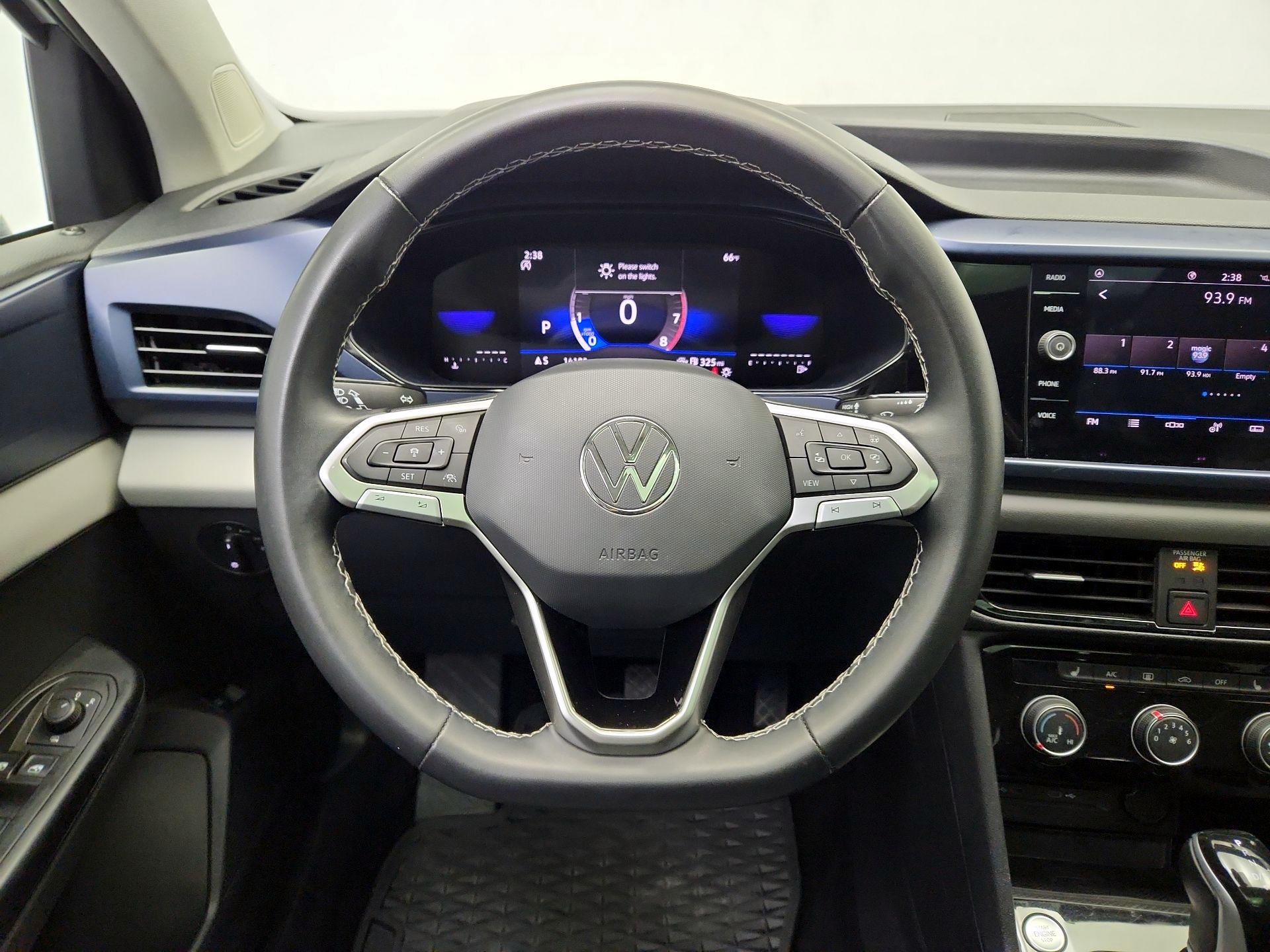 Thumbnail: 2023 Volkswagen Taos - 10