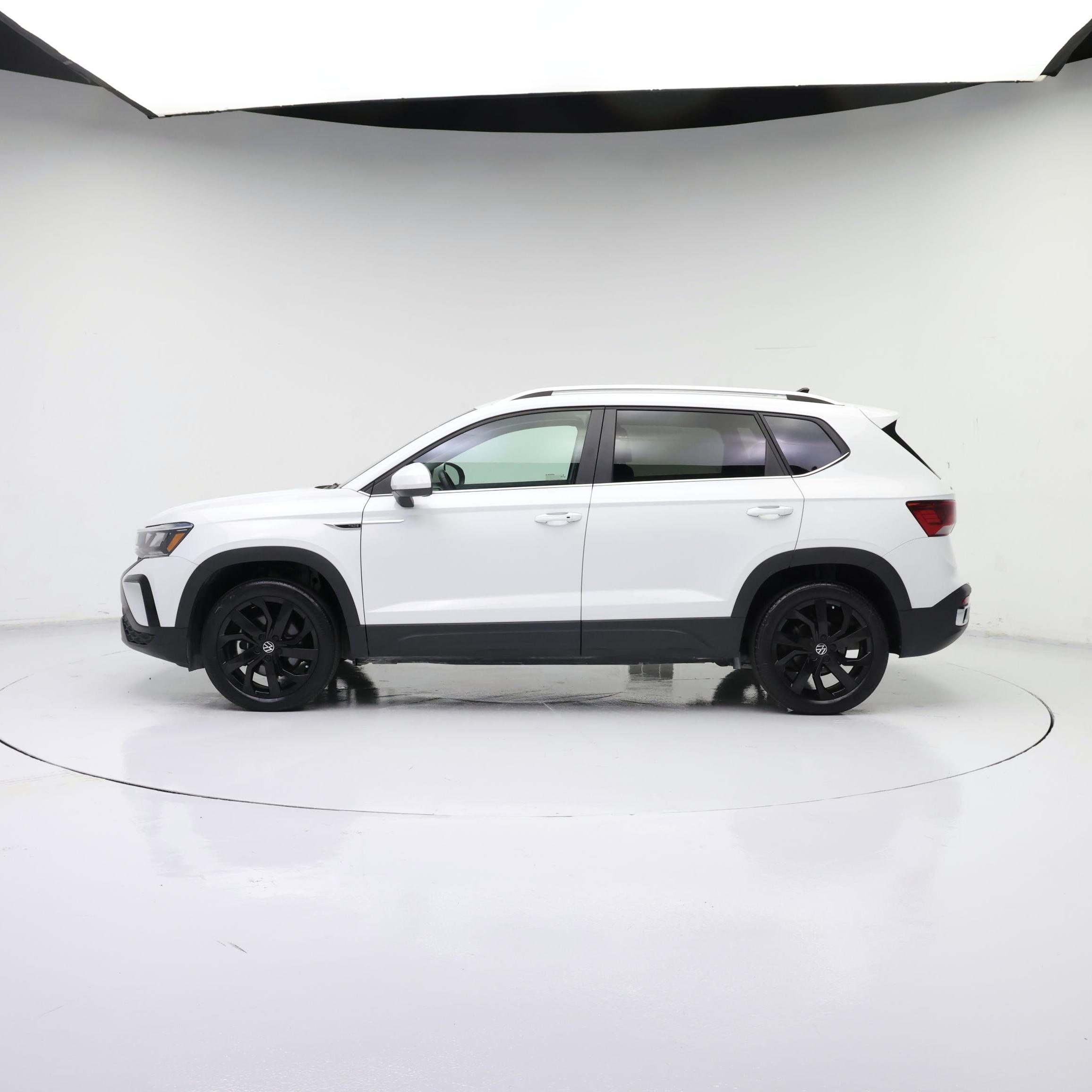 Thumbnail: 2023 Volkswagen Taos - 3