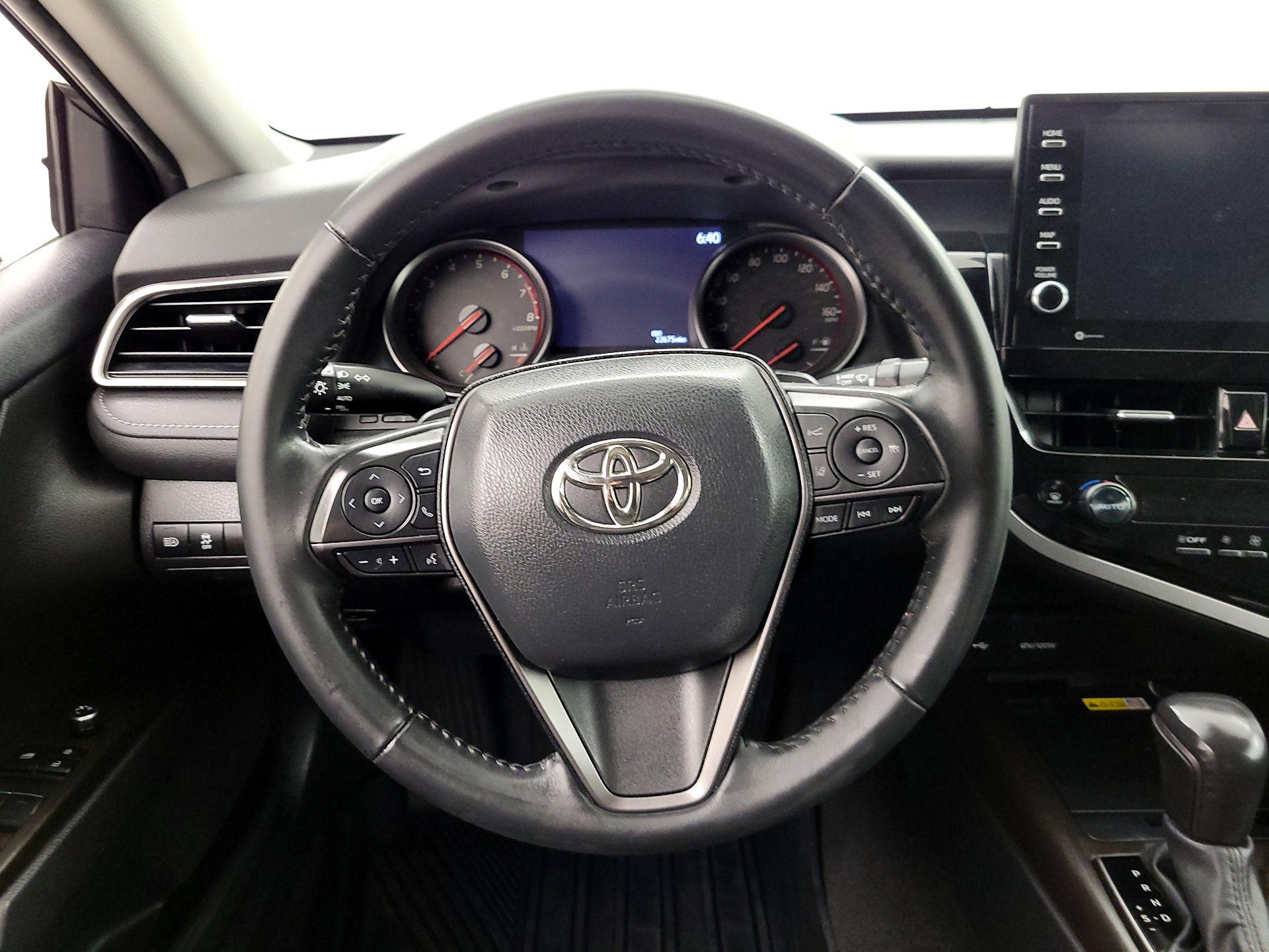 Thumbnail: 2022 Toyota Camry - 10