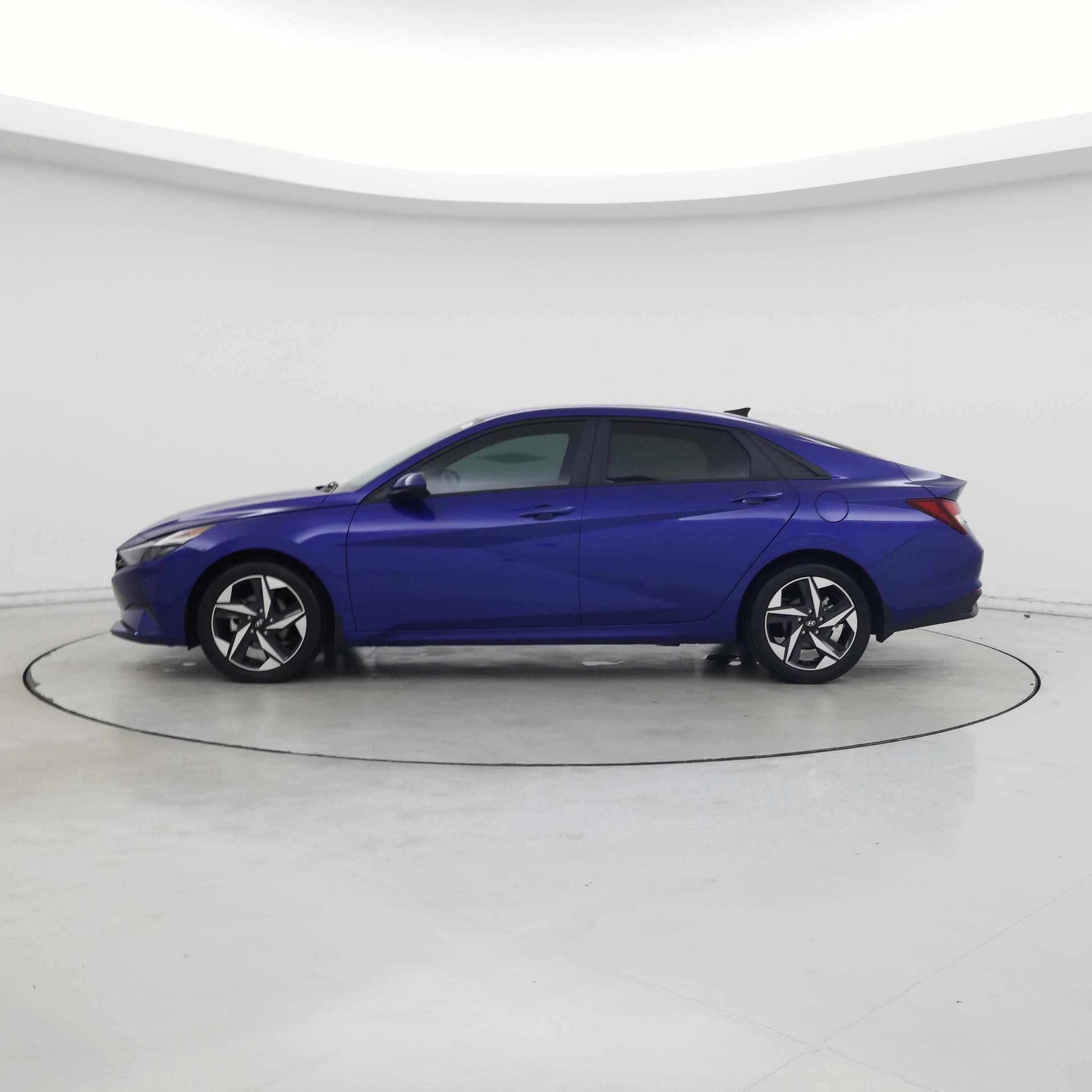 Thumbnail: 2023 Hyundai Elantra - 3
