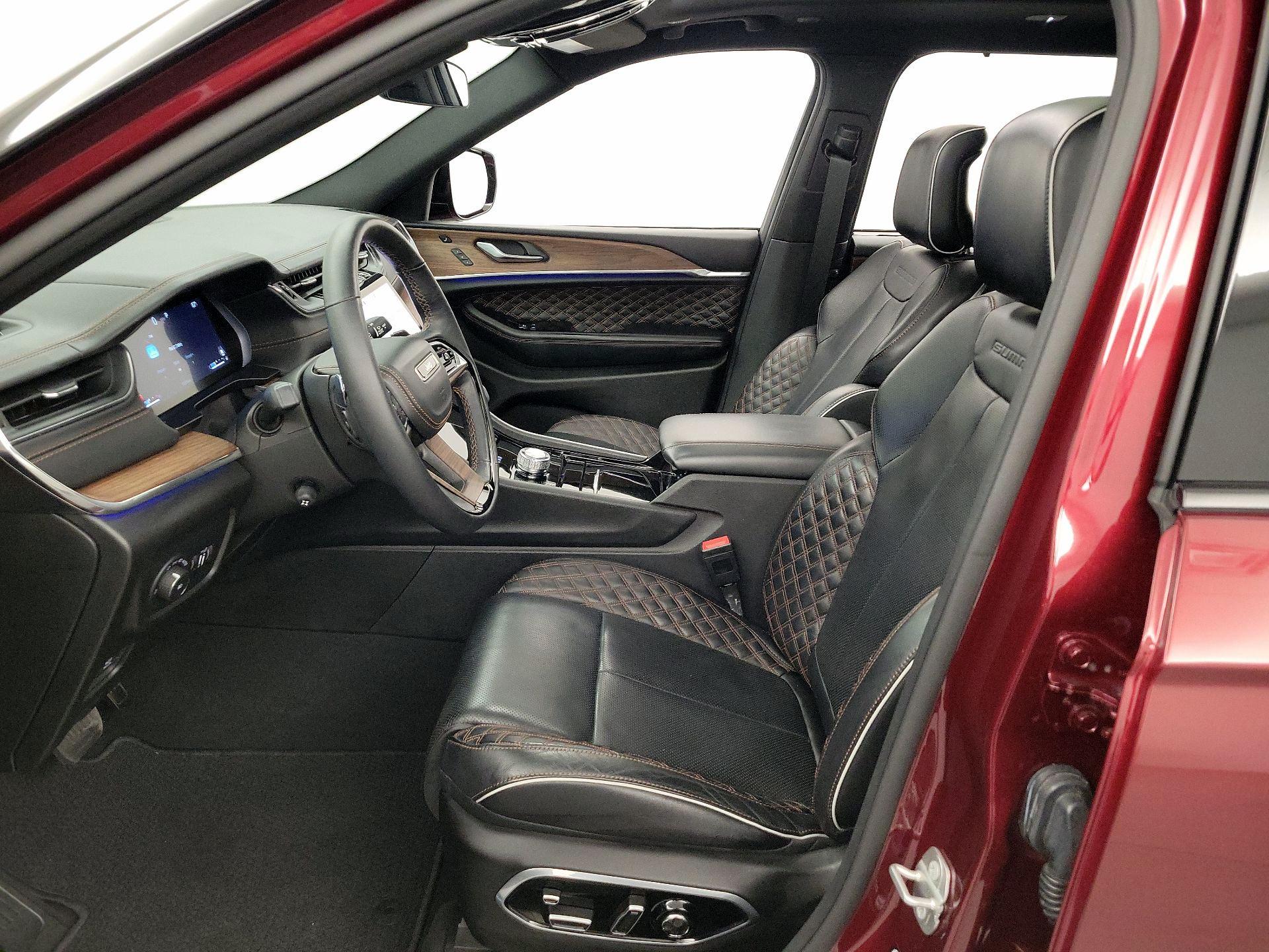 Thumbnail: 2023 Jeep Grand Cherokee L - 11