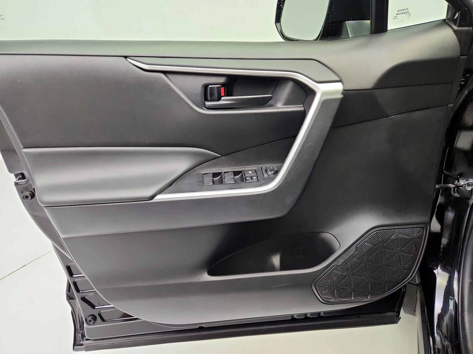 Thumbnail: 2024 Toyota RAV4 - 12