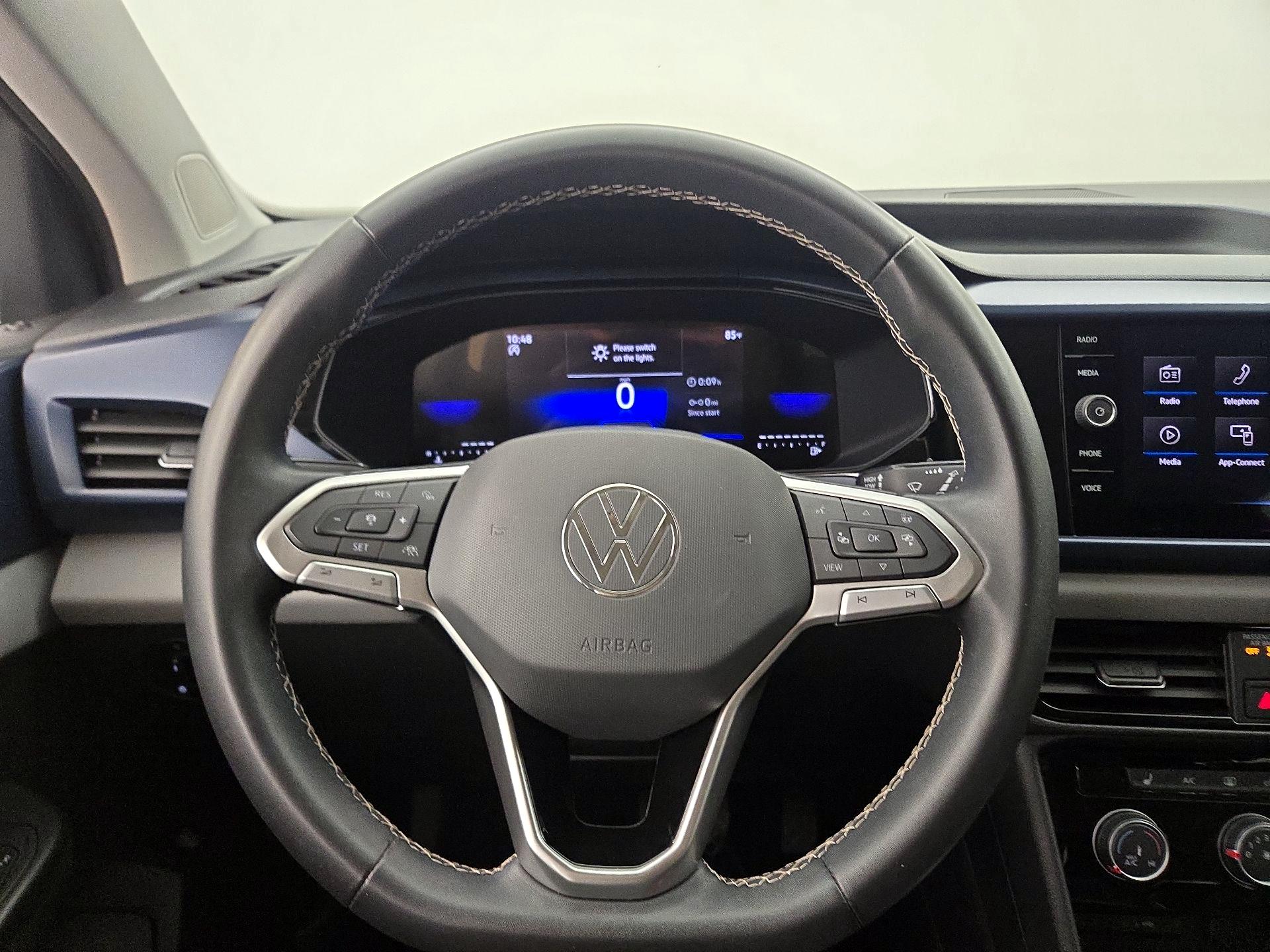 Thumbnail: 2023 Volkswagen Taos - 10