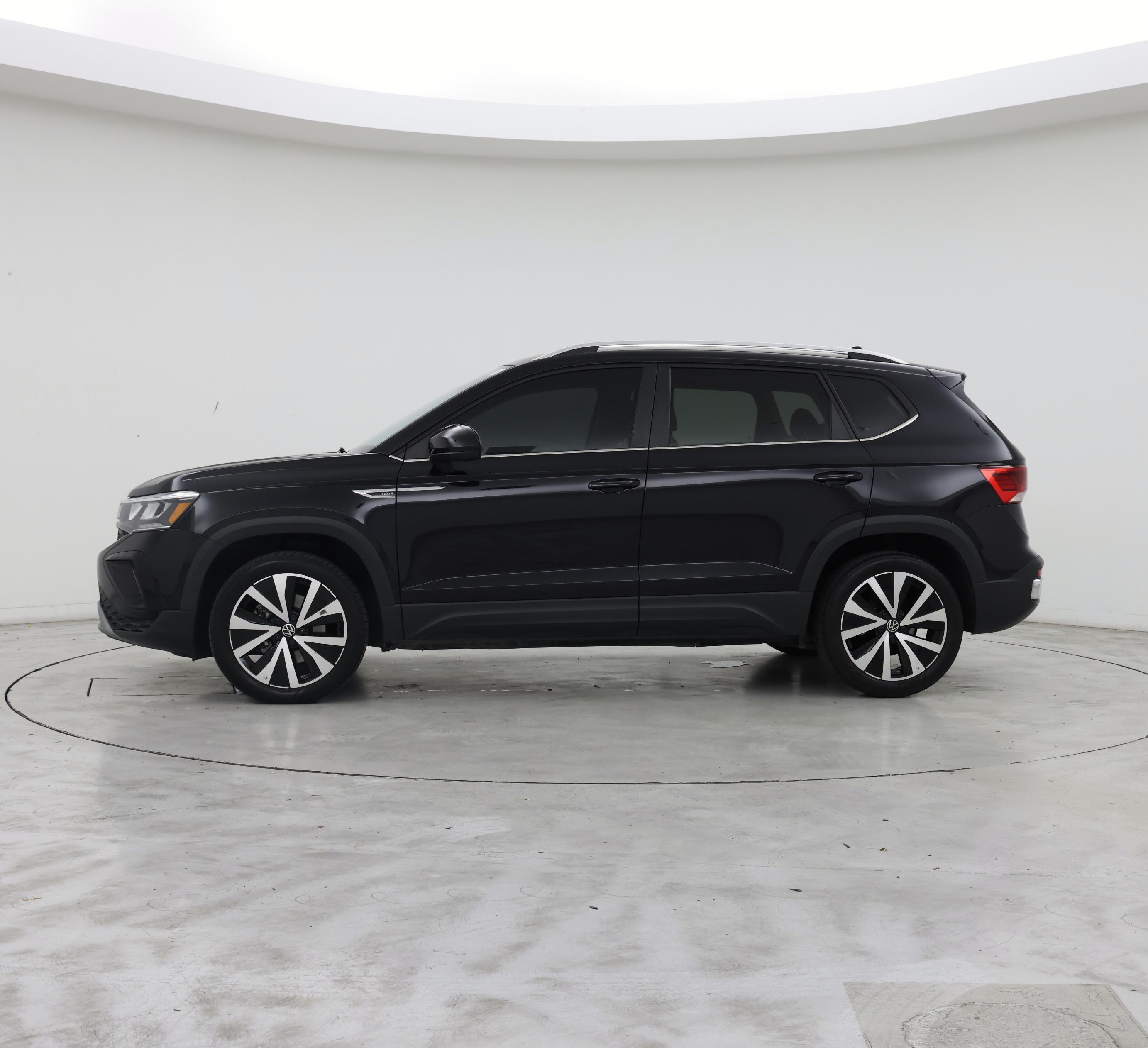Thumbnail: 2023 Volkswagen Taos - 3