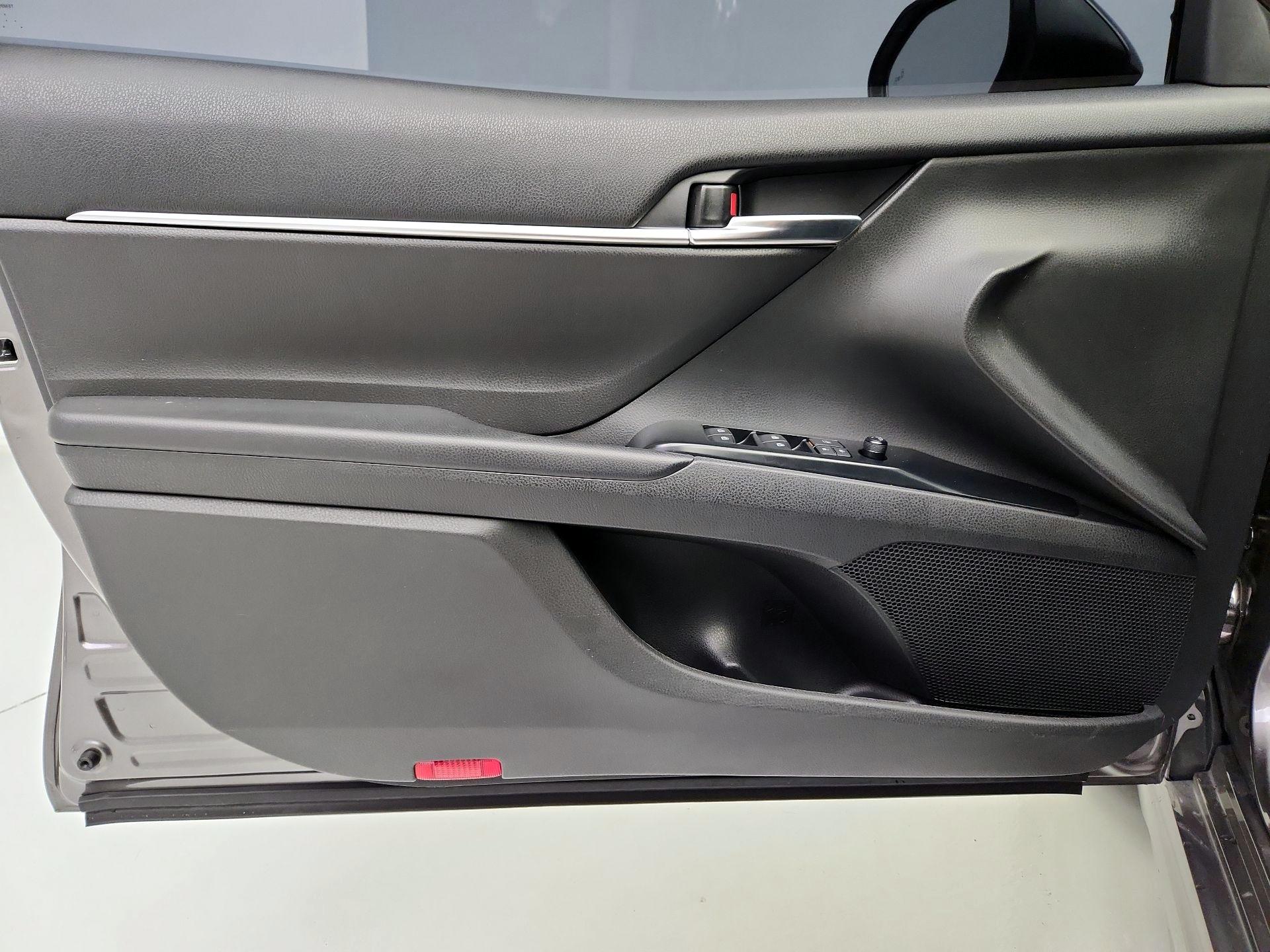 Thumbnail: 2020 Toyota Camry - 12