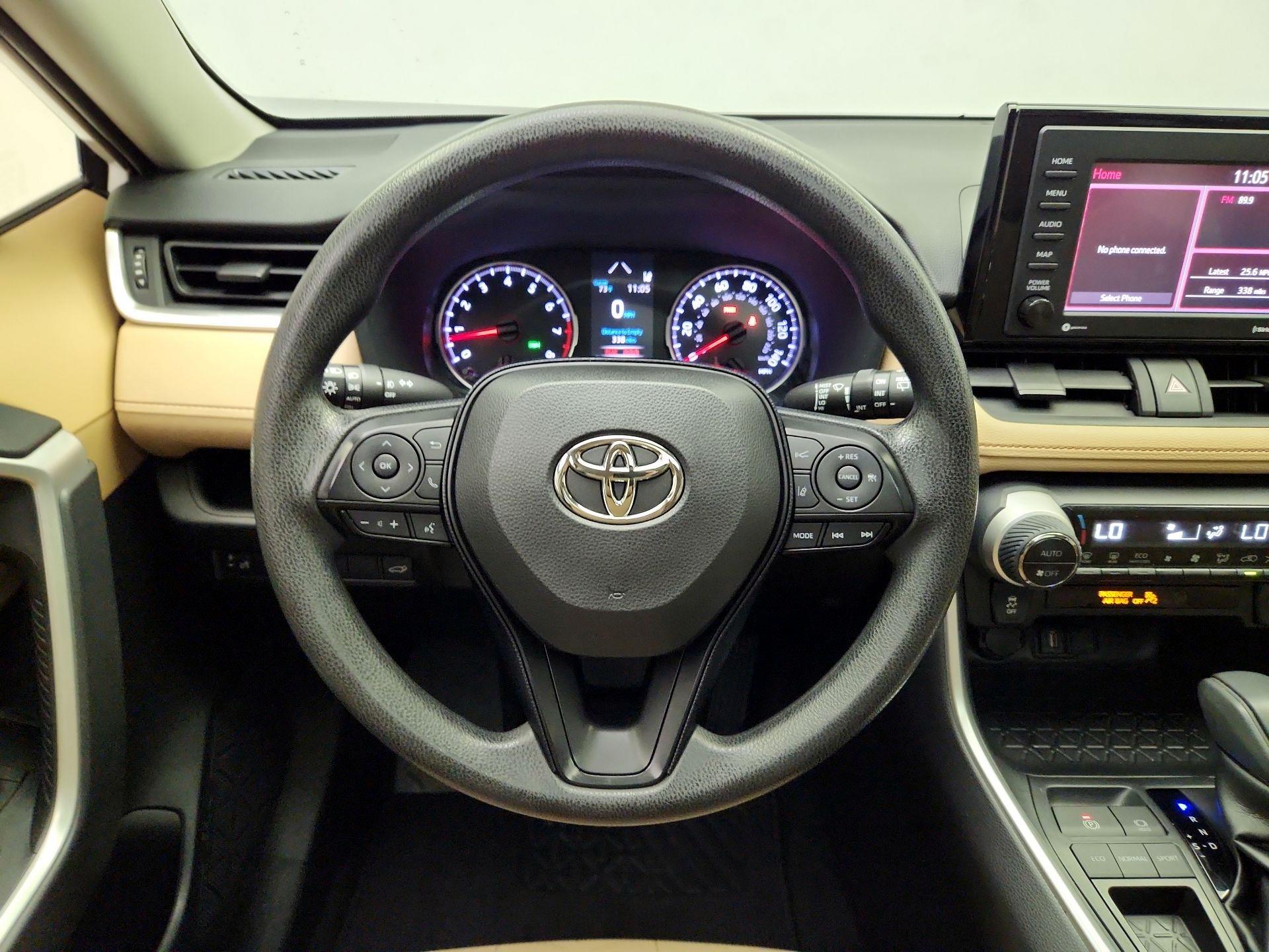 Thumbnail: 2020 Toyota RAV4 - 10