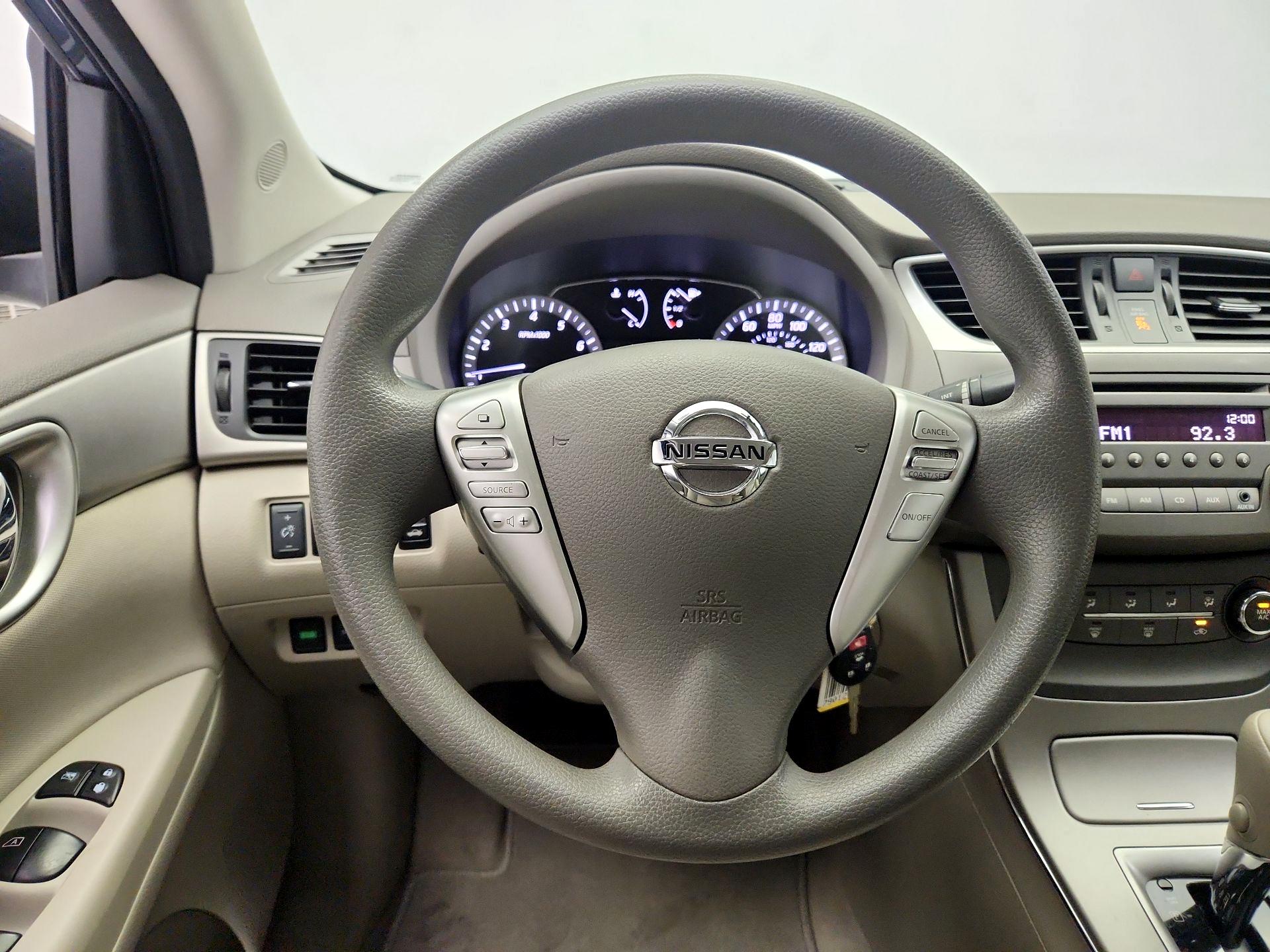 Thumbnail: 2014 Nissan Sentra - 10