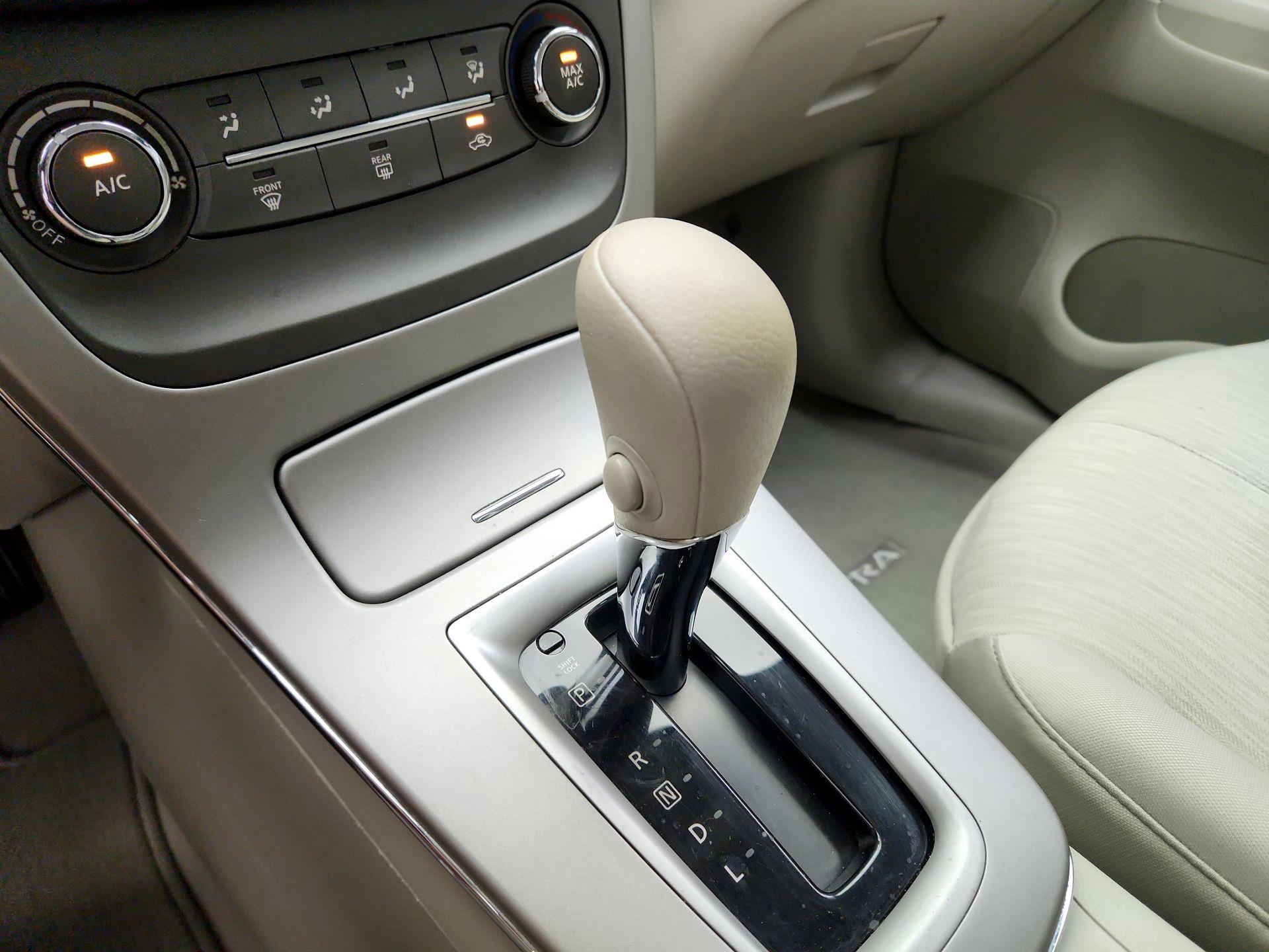 Thumbnail: 2014 Nissan Sentra - 16