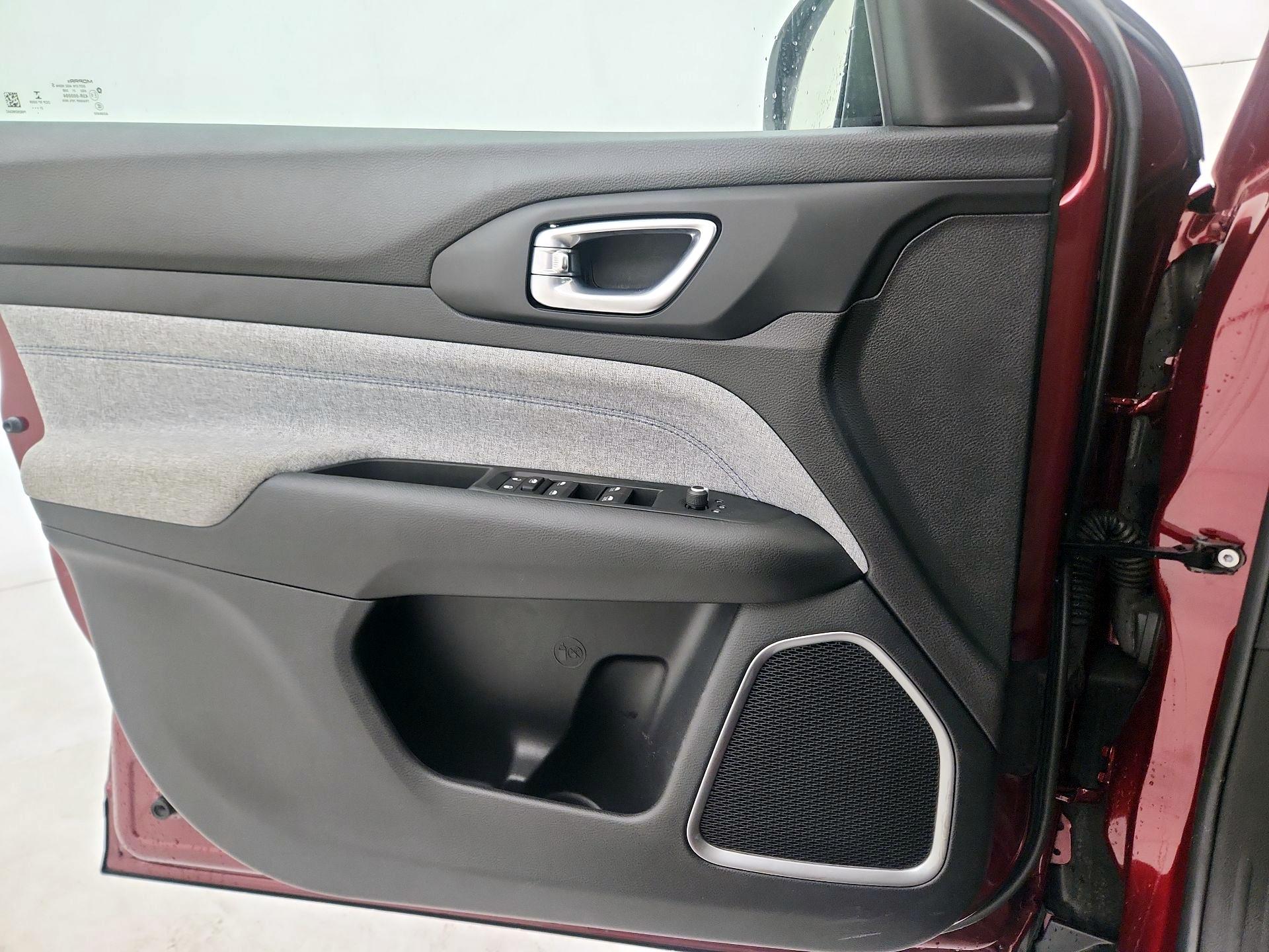 Thumbnail: 2022 Jeep Compass - 12