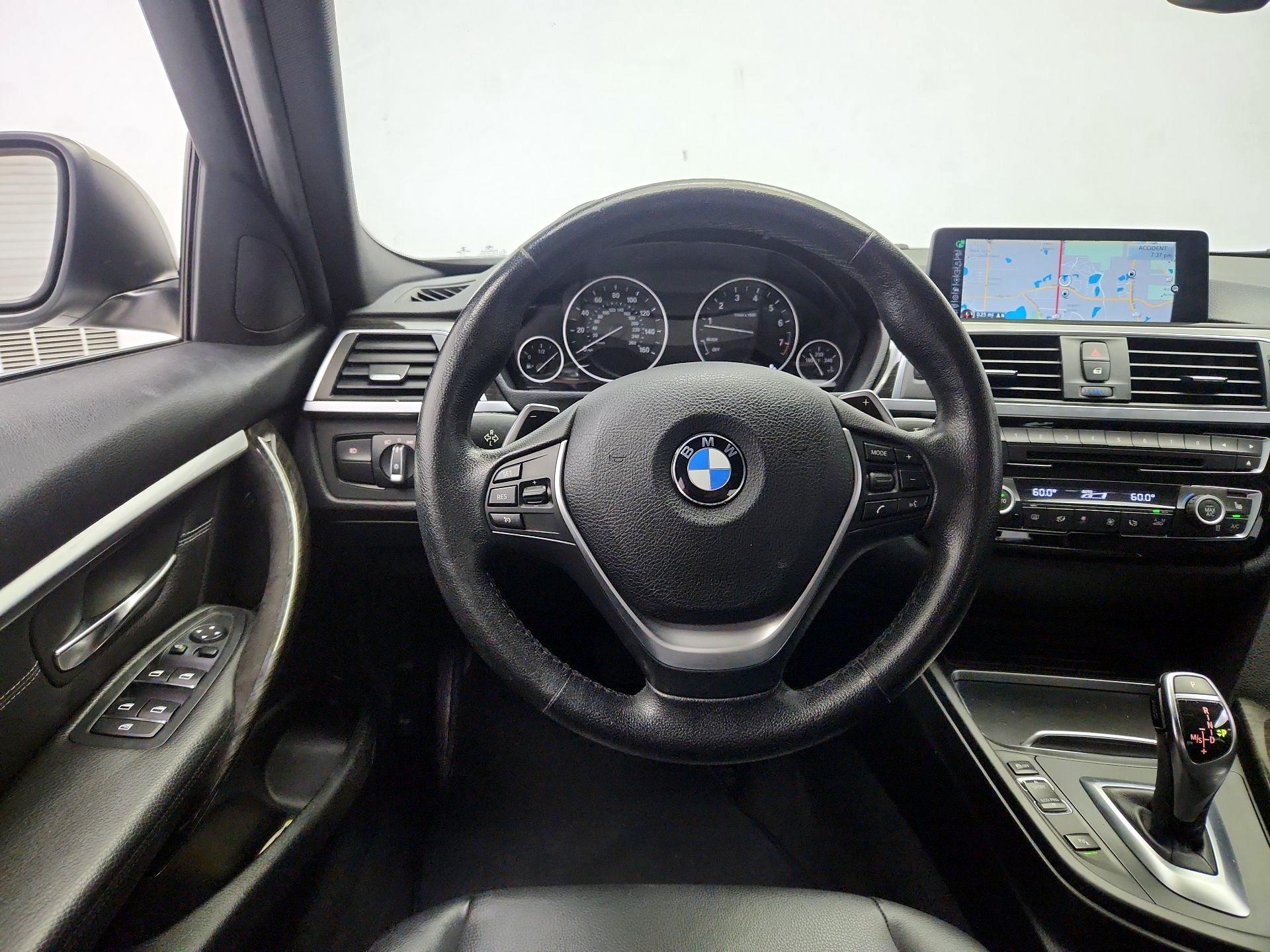Thumbnail: 2016 BMW 3 Series - 10