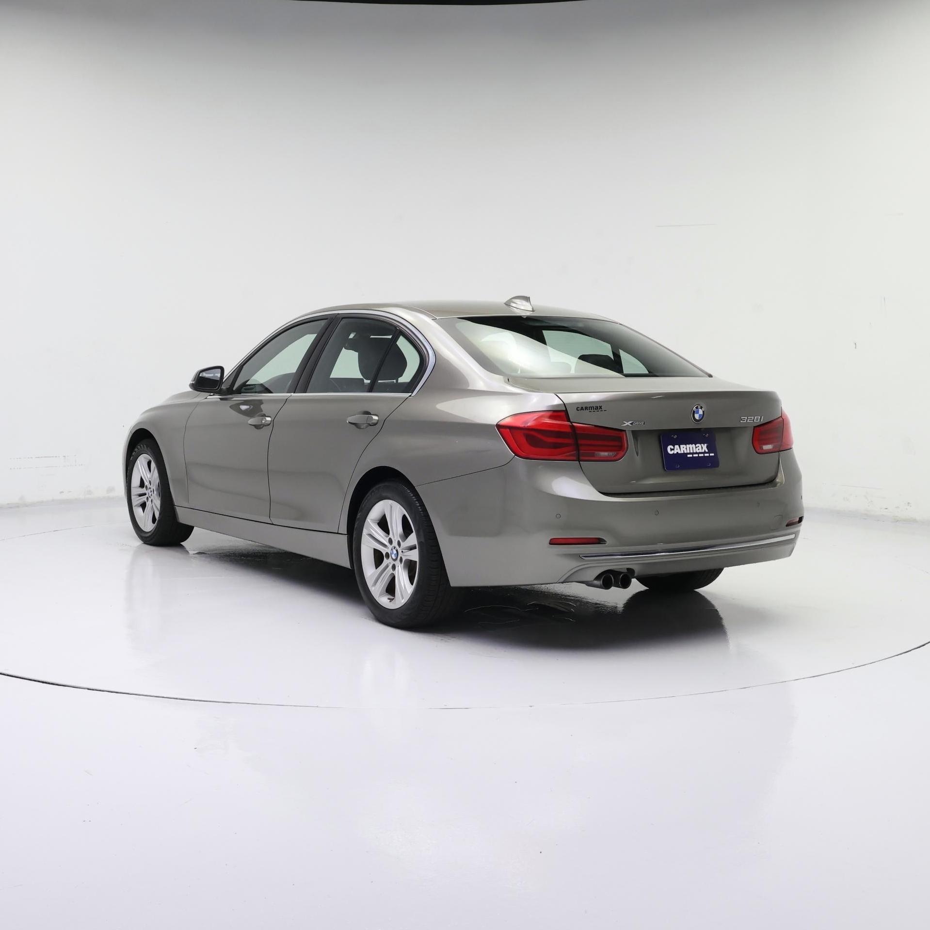 Thumbnail: 2016 BMW 3 Series - 2