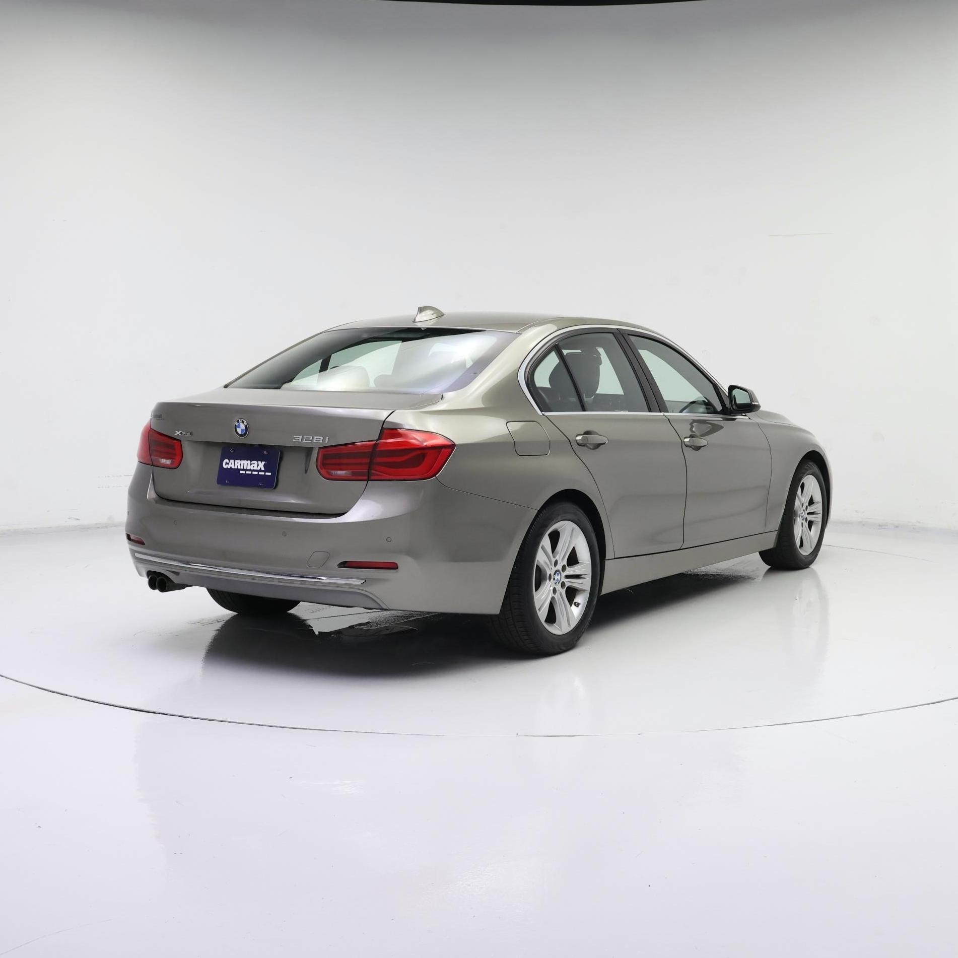 Thumbnail: 2016 BMW 3 Series - 8