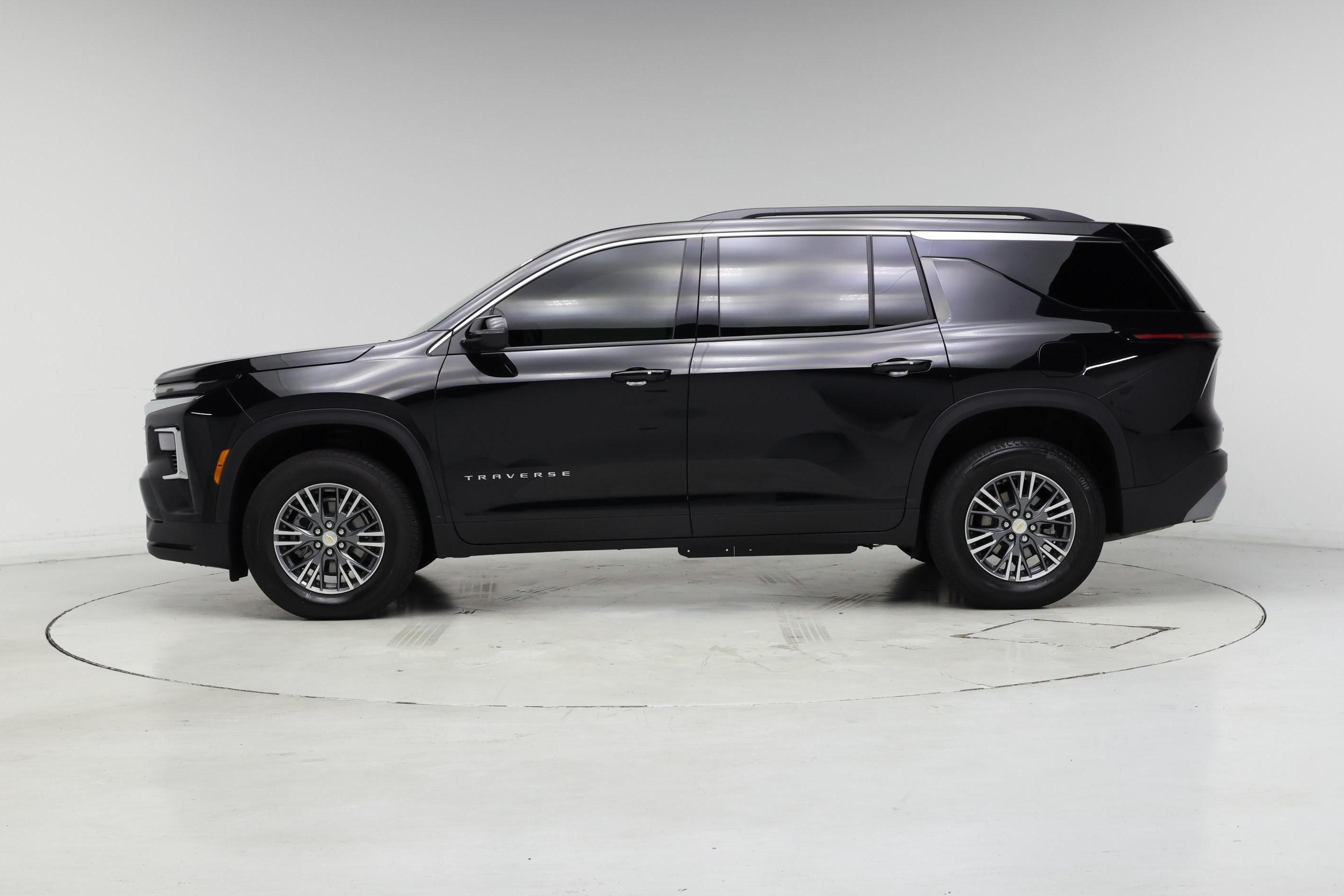 Thumbnail: 2025 Chevrolet Traverse - 3