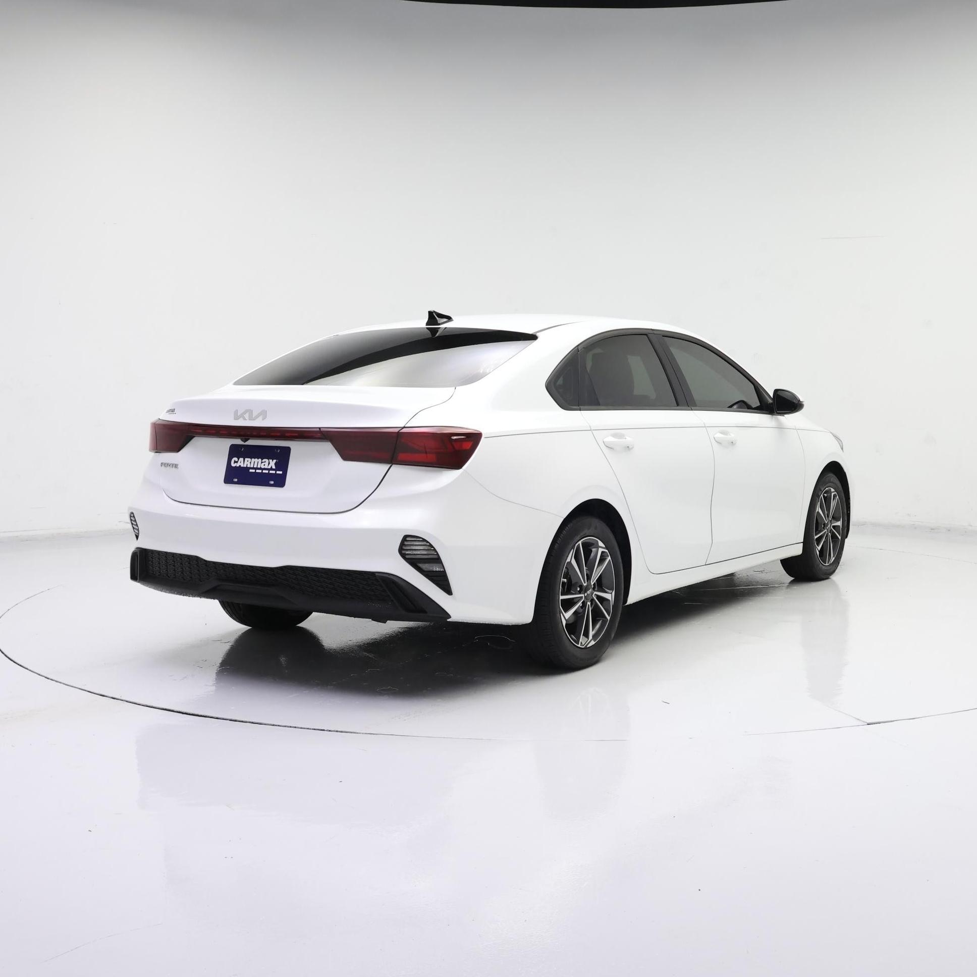 Thumbnail: 2024 Kia Forte - 8