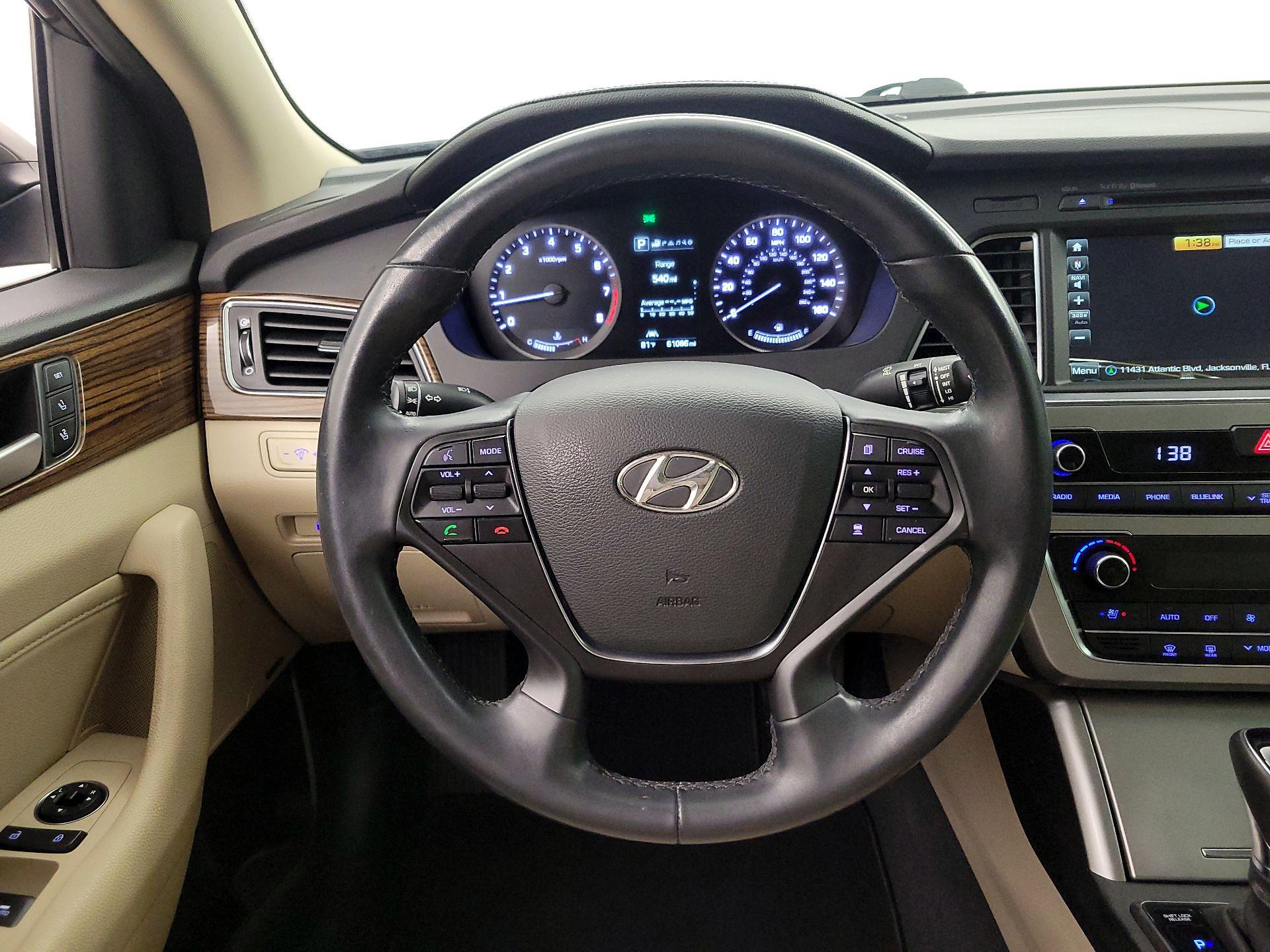 Thumbnail: 2017 Hyundai Sonata - 10