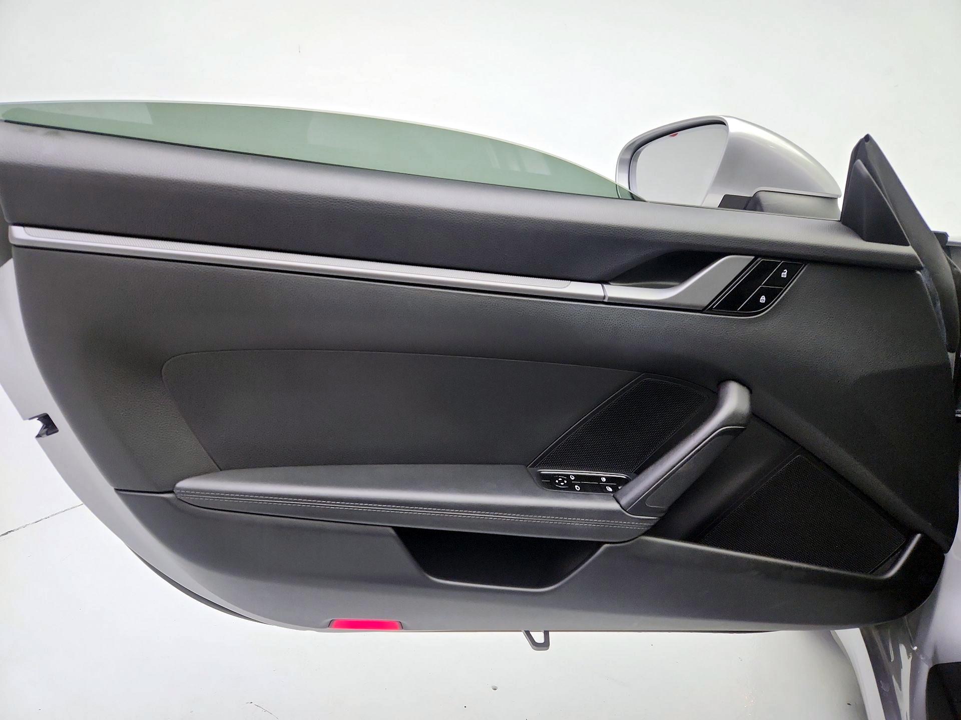 Thumbnail: 2020 Porsche 911 - 12
