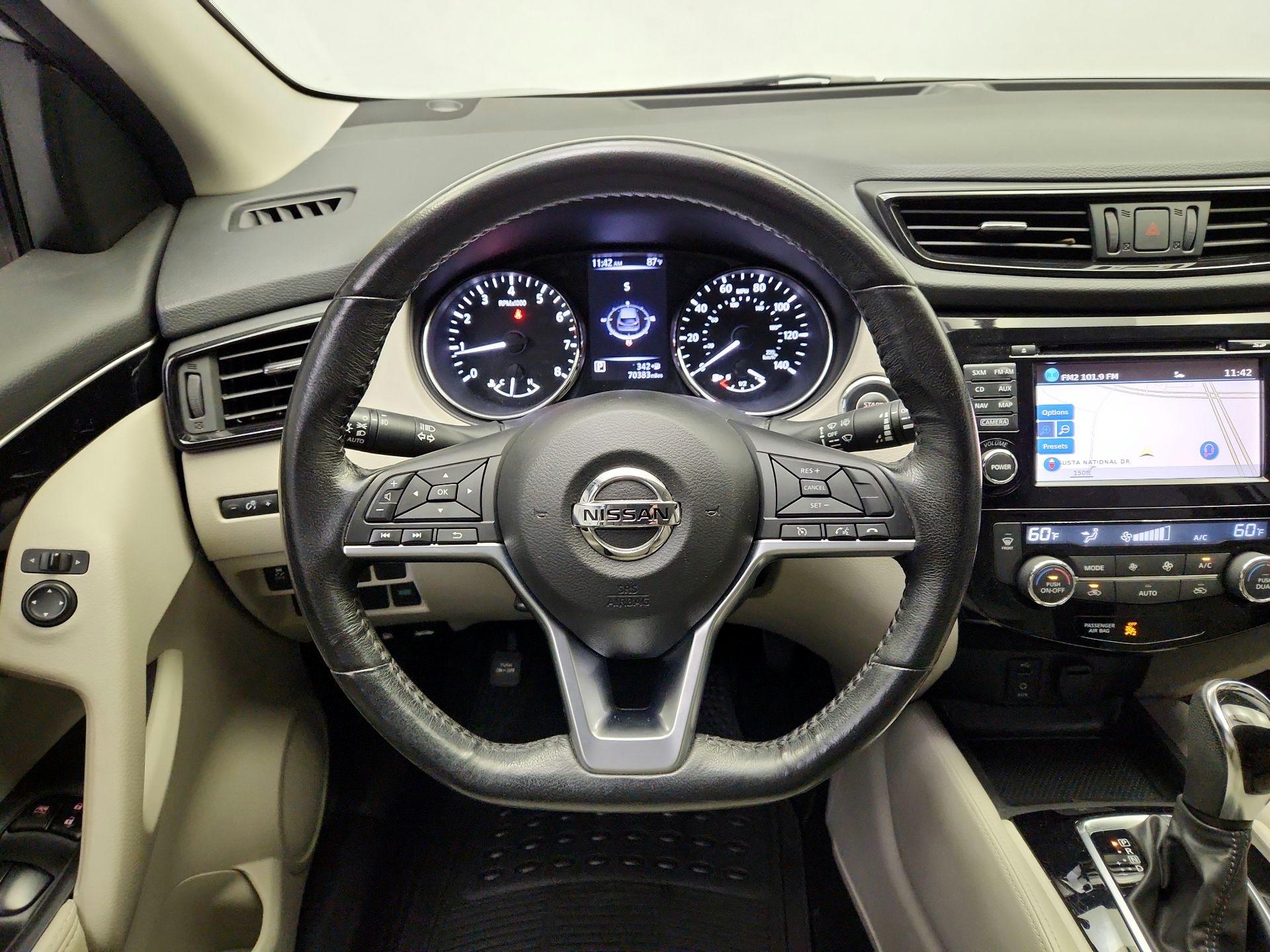 Thumbnail: 2018 Nissan Rogue Sport - 10