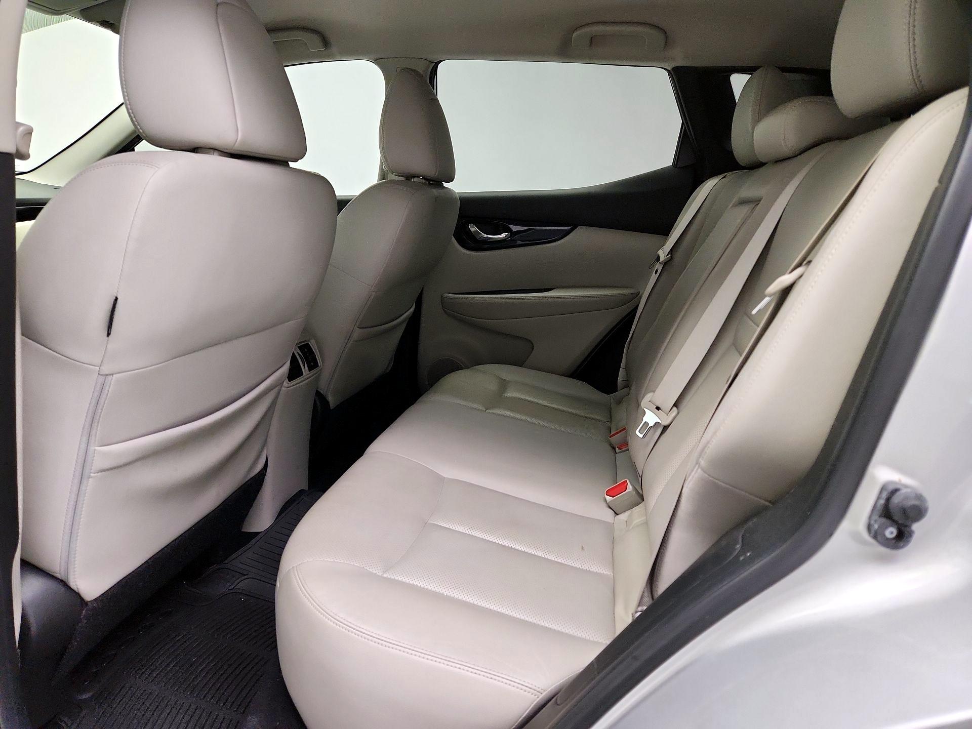 Thumbnail: 2018 Nissan Rogue Sport - 20