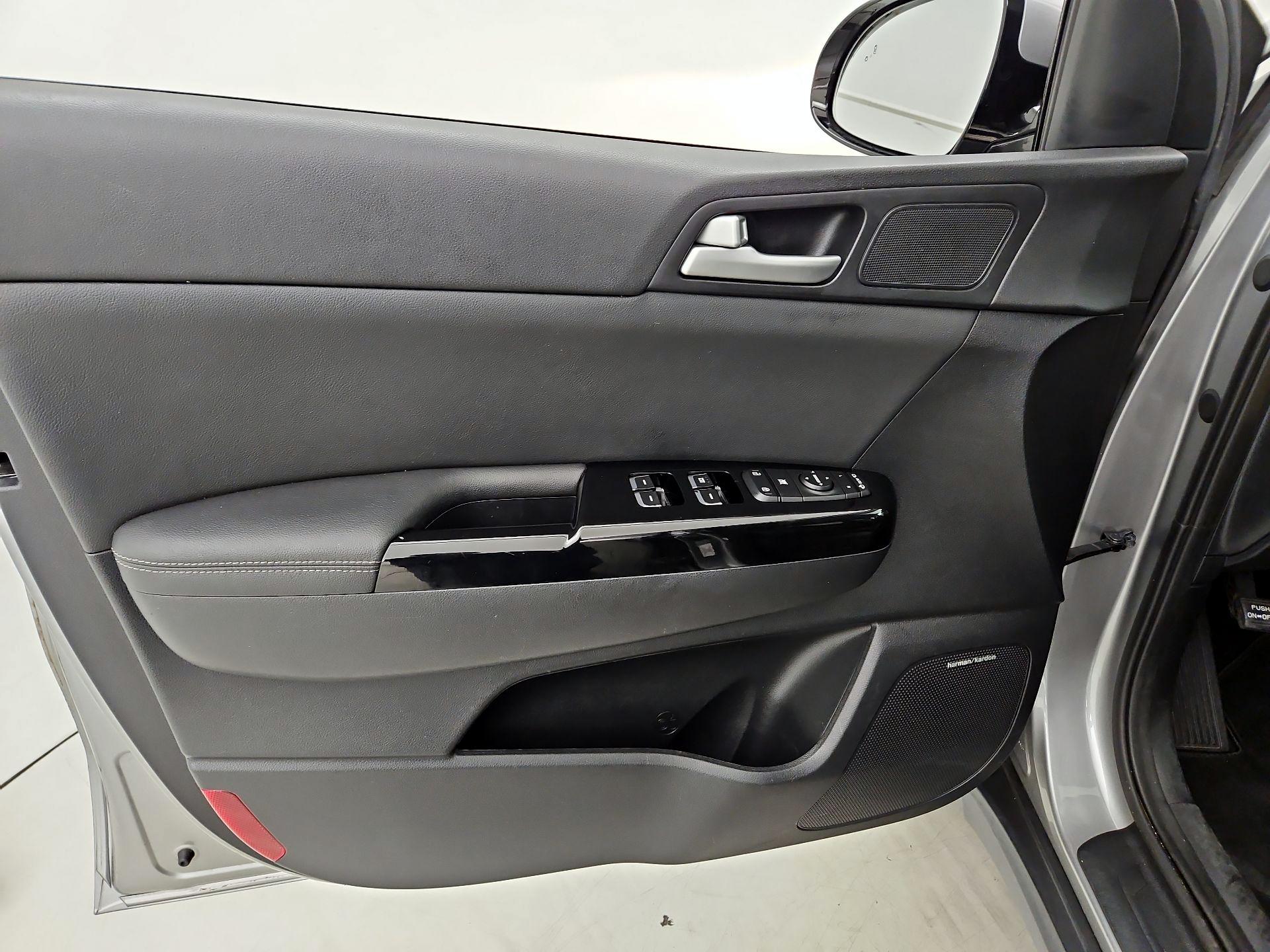 Thumbnail: 2019 Kia Sportage - 12