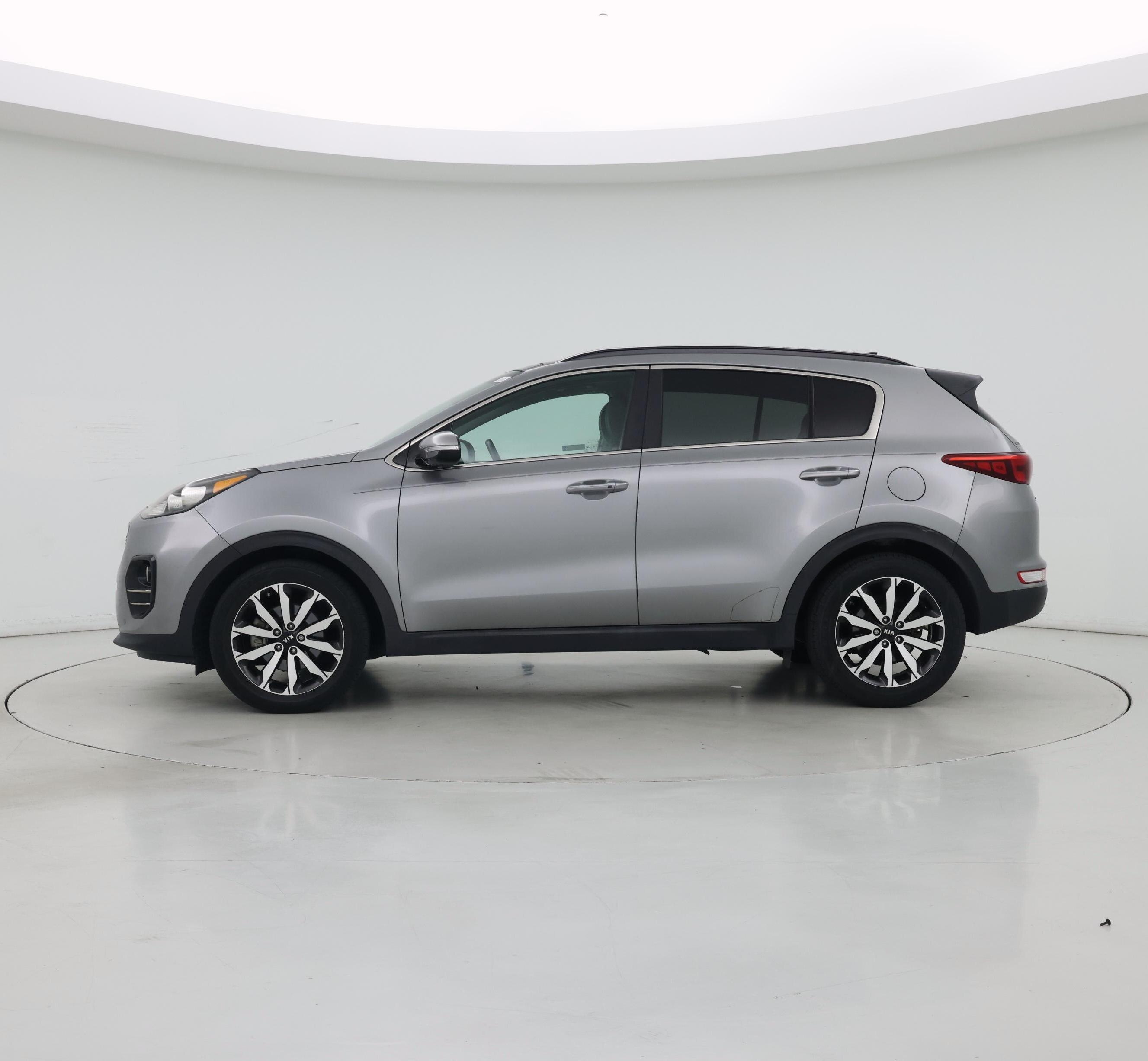 Thumbnail: 2019 Kia Sportage - 3