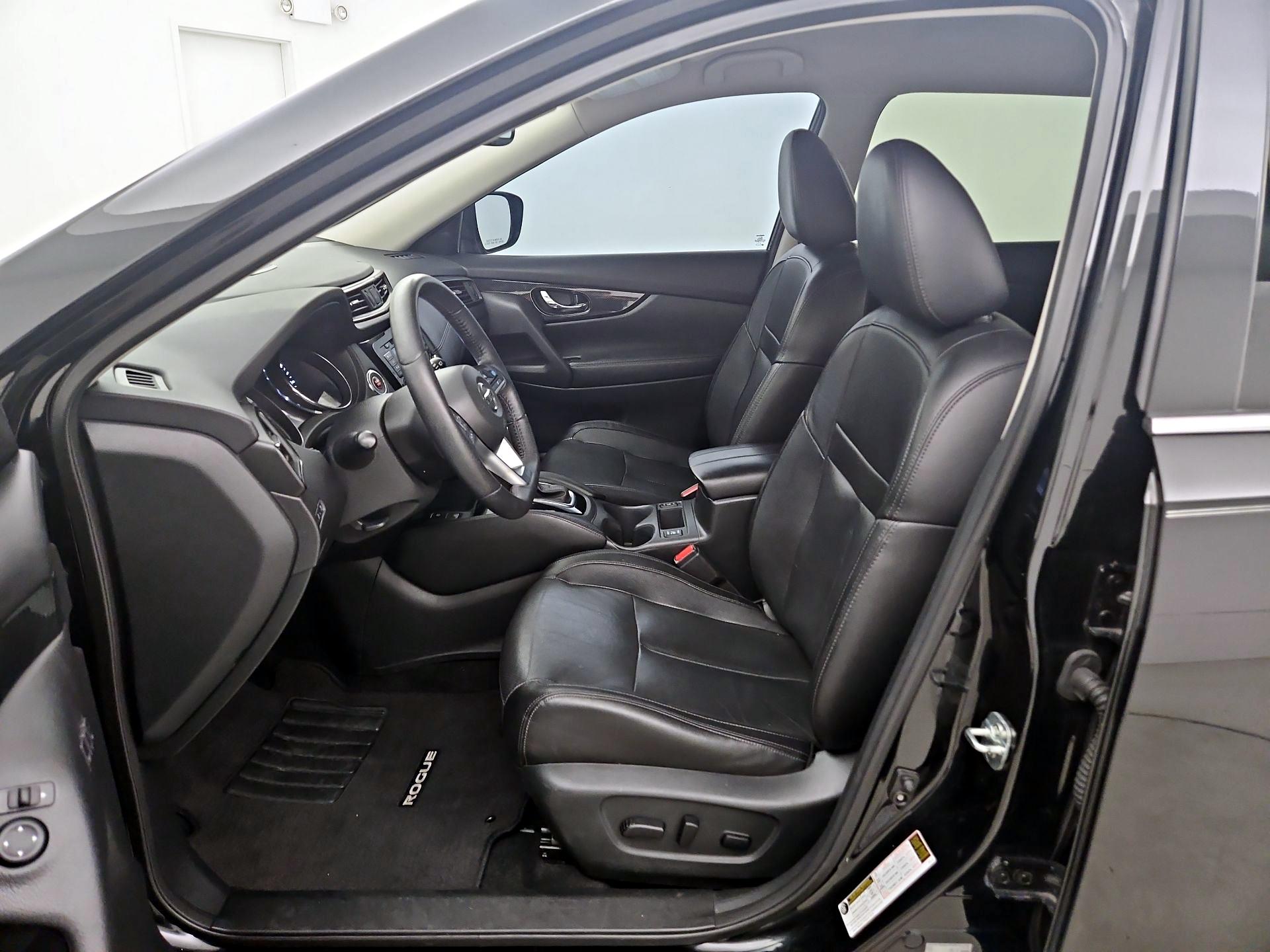 Thumbnail: 2019 Nissan Rogue - 11