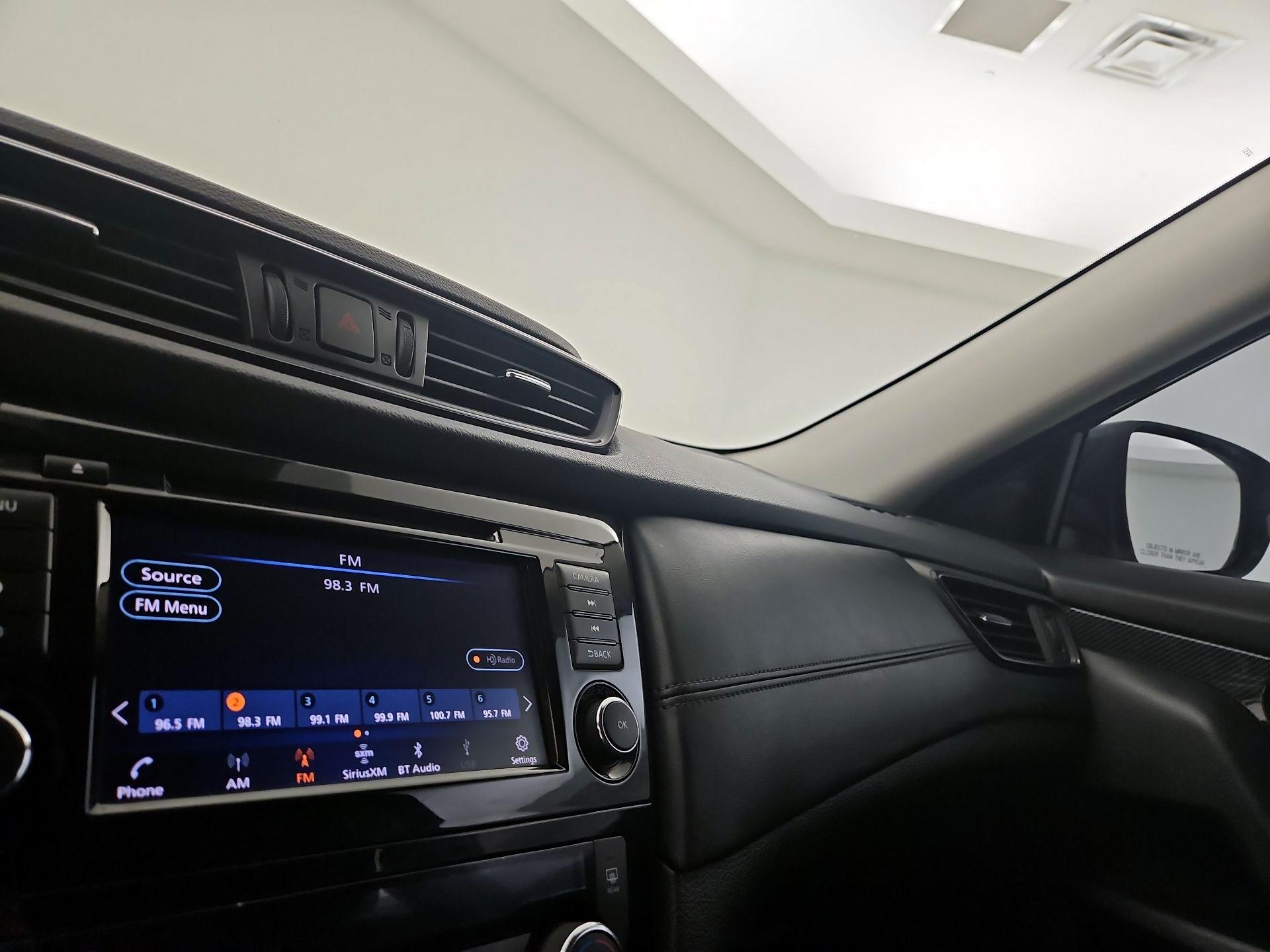 Thumbnail: 2019 Nissan Rogue - 16