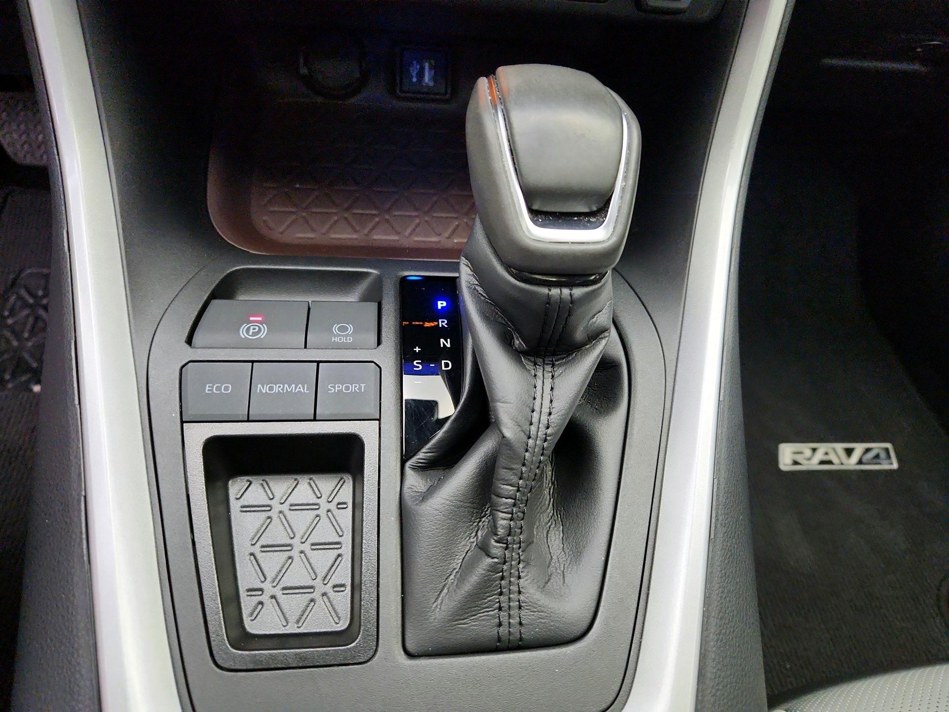 Thumbnail: 2024 Toyota RAV4 - 18