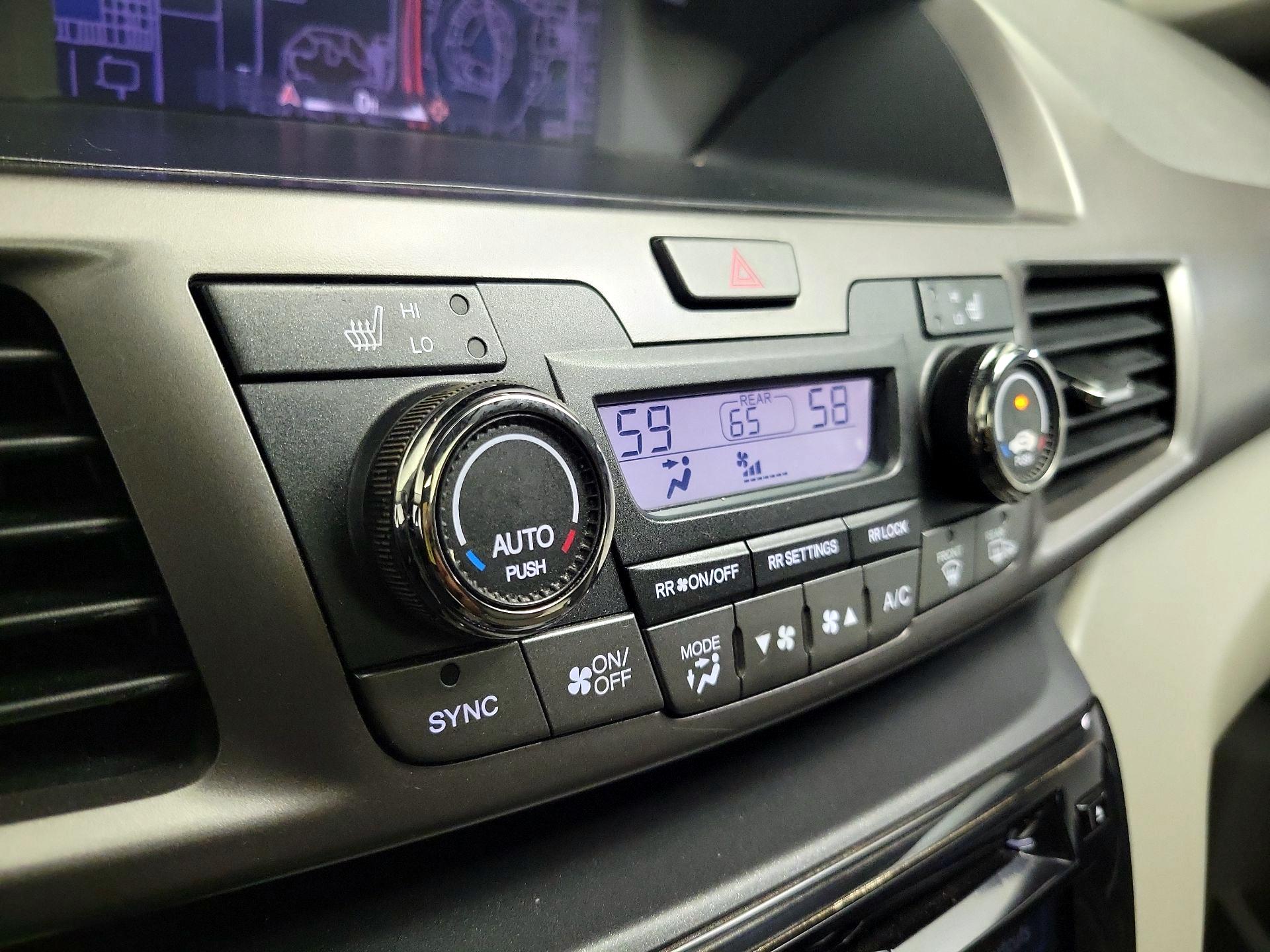 Thumbnail: 2016 Honda Odyssey - 17