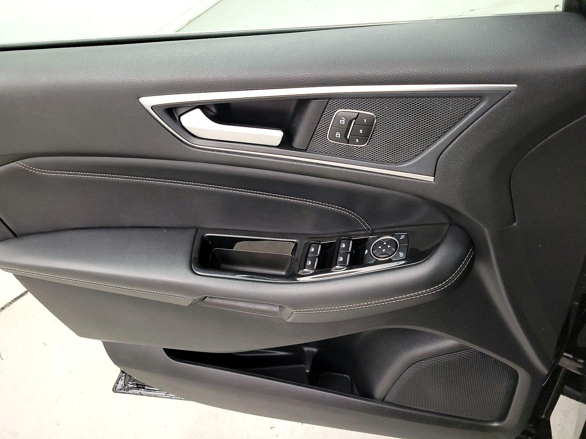 Thumbnail: 2018 Ford Edge - 12