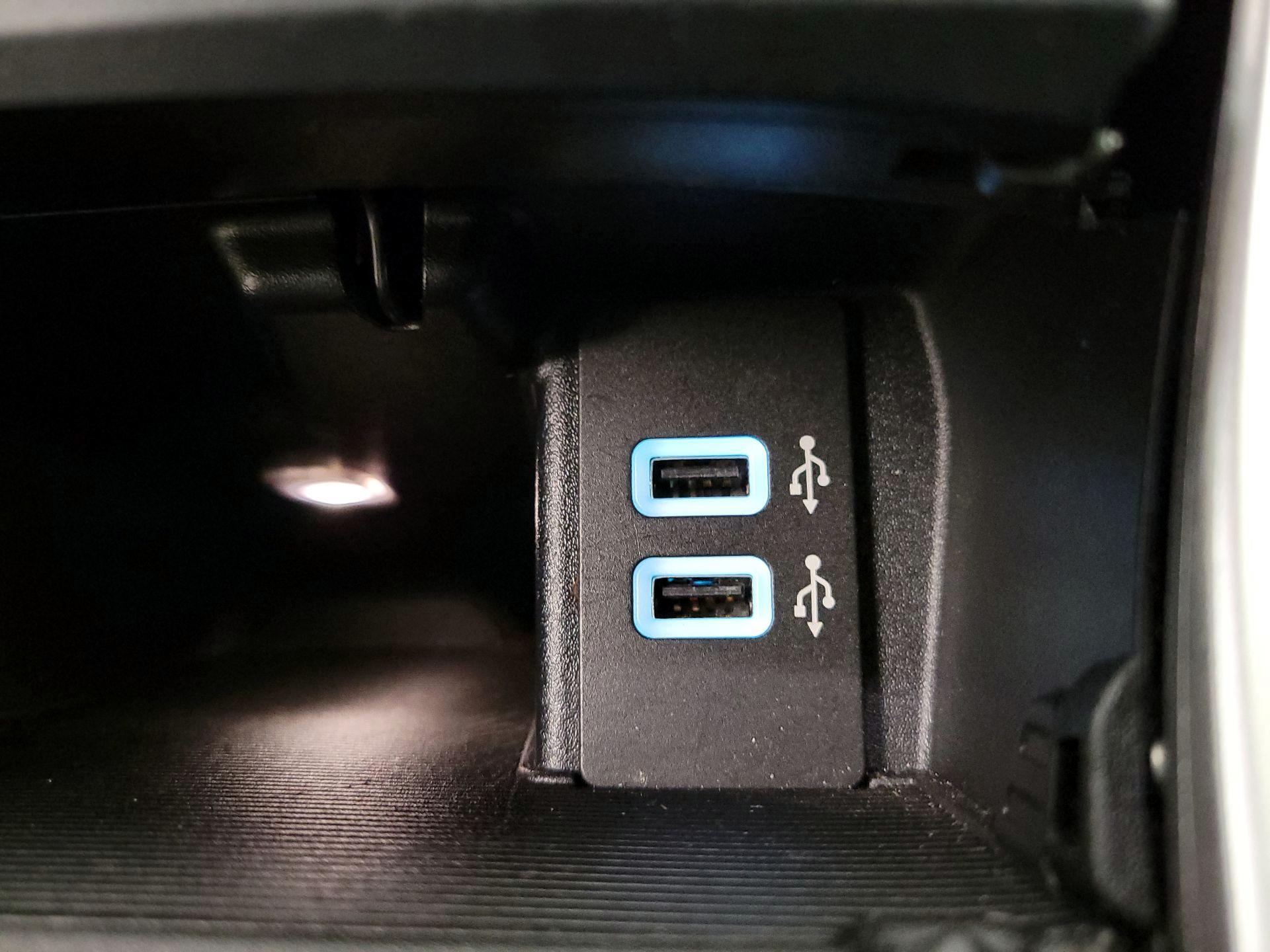 Thumbnail: 2018 Ford Edge - 18