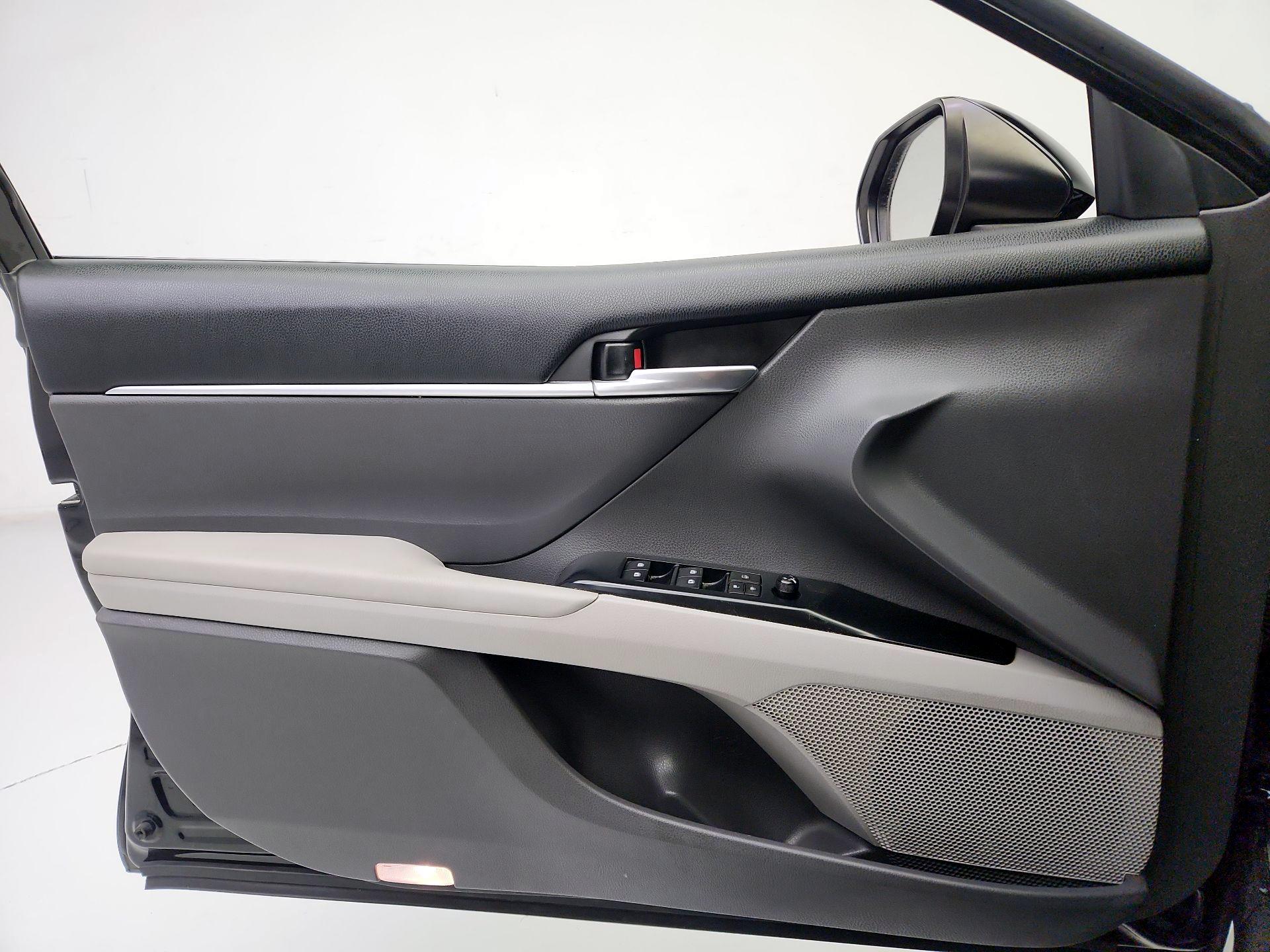 Thumbnail: 2018 Toyota Camry - 12