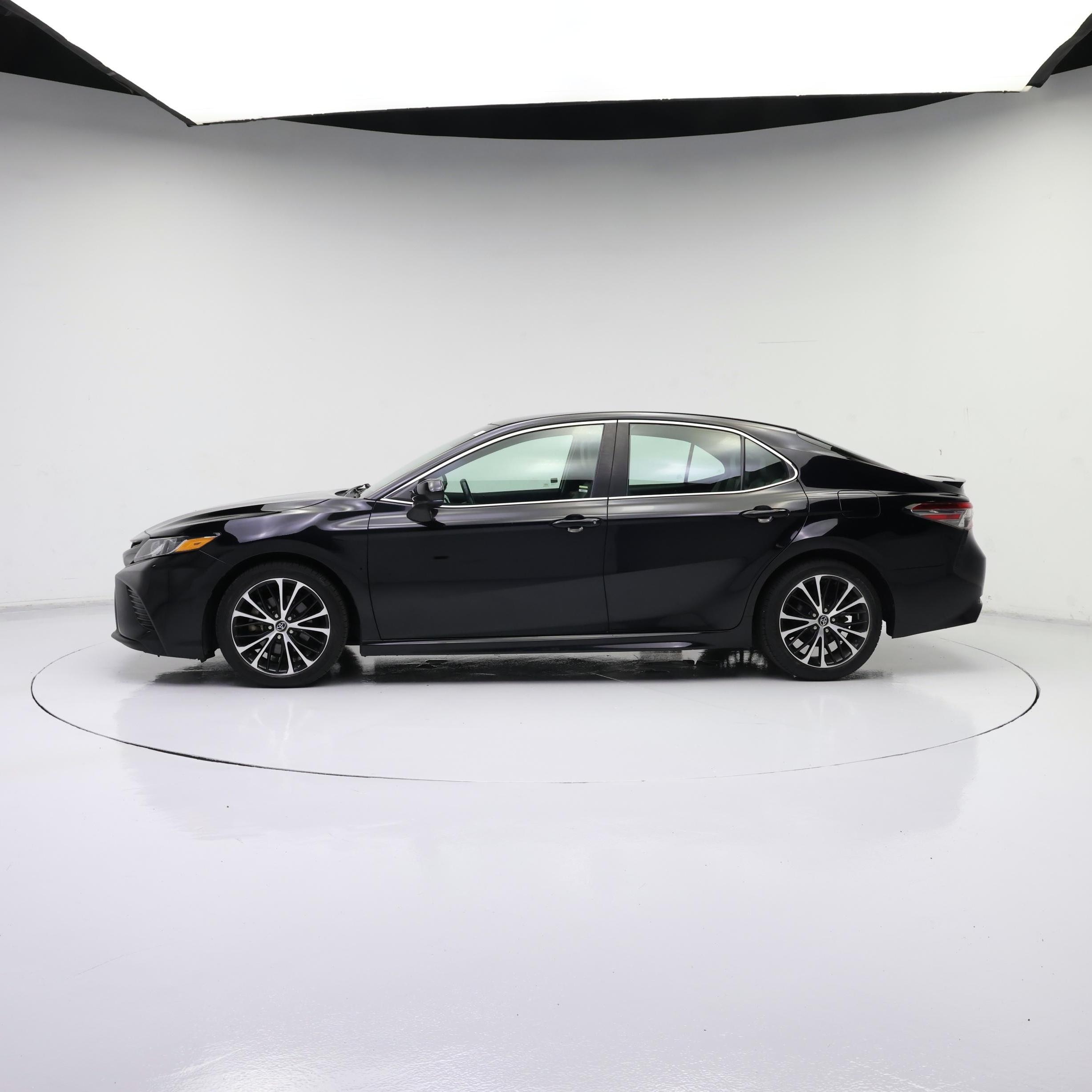 Thumbnail: 2018 Toyota Camry - 3