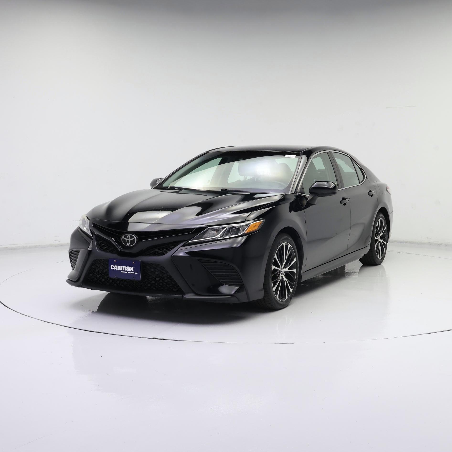 Thumbnail: 2018 Toyota Camry - 4