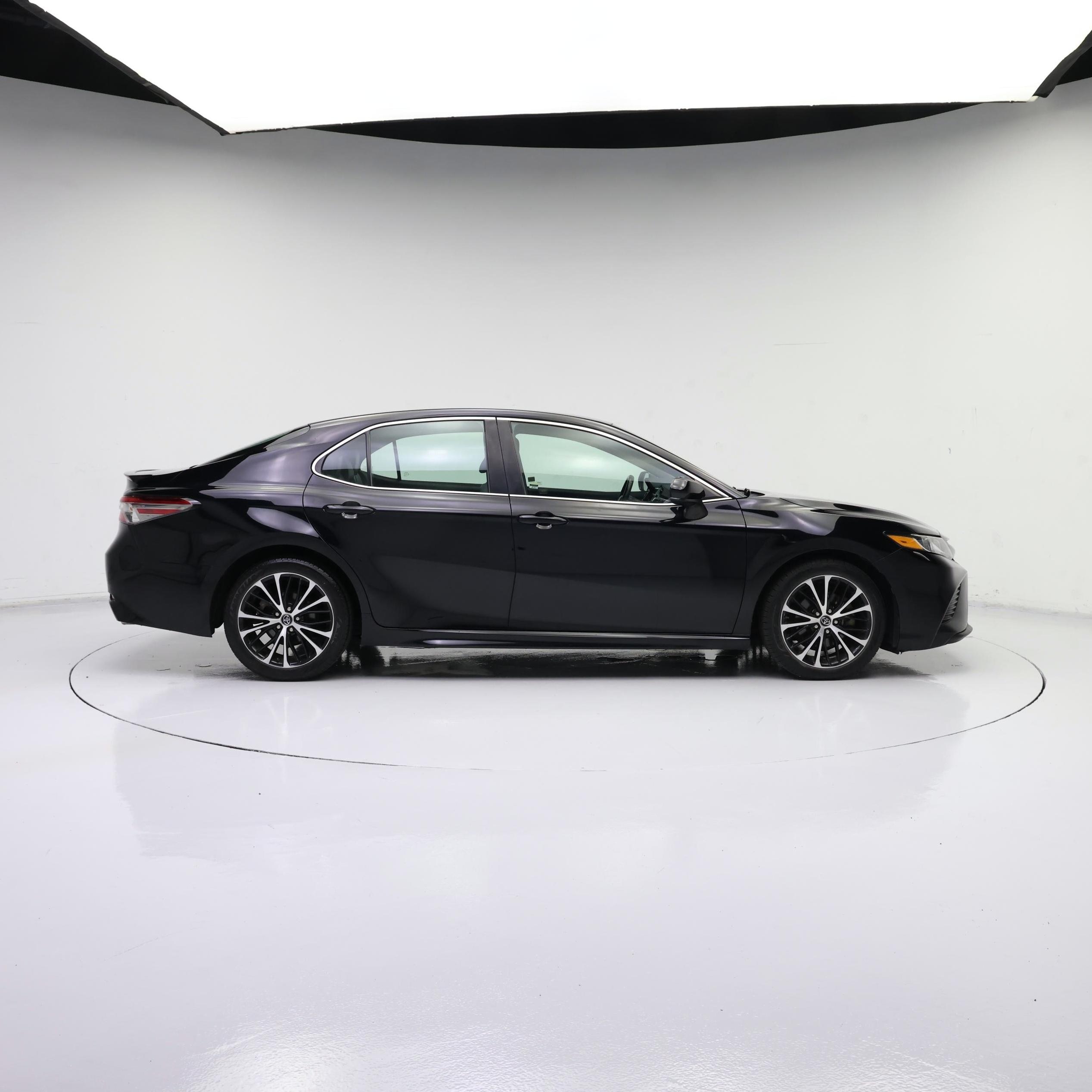 Thumbnail: 2018 Toyota Camry - 7