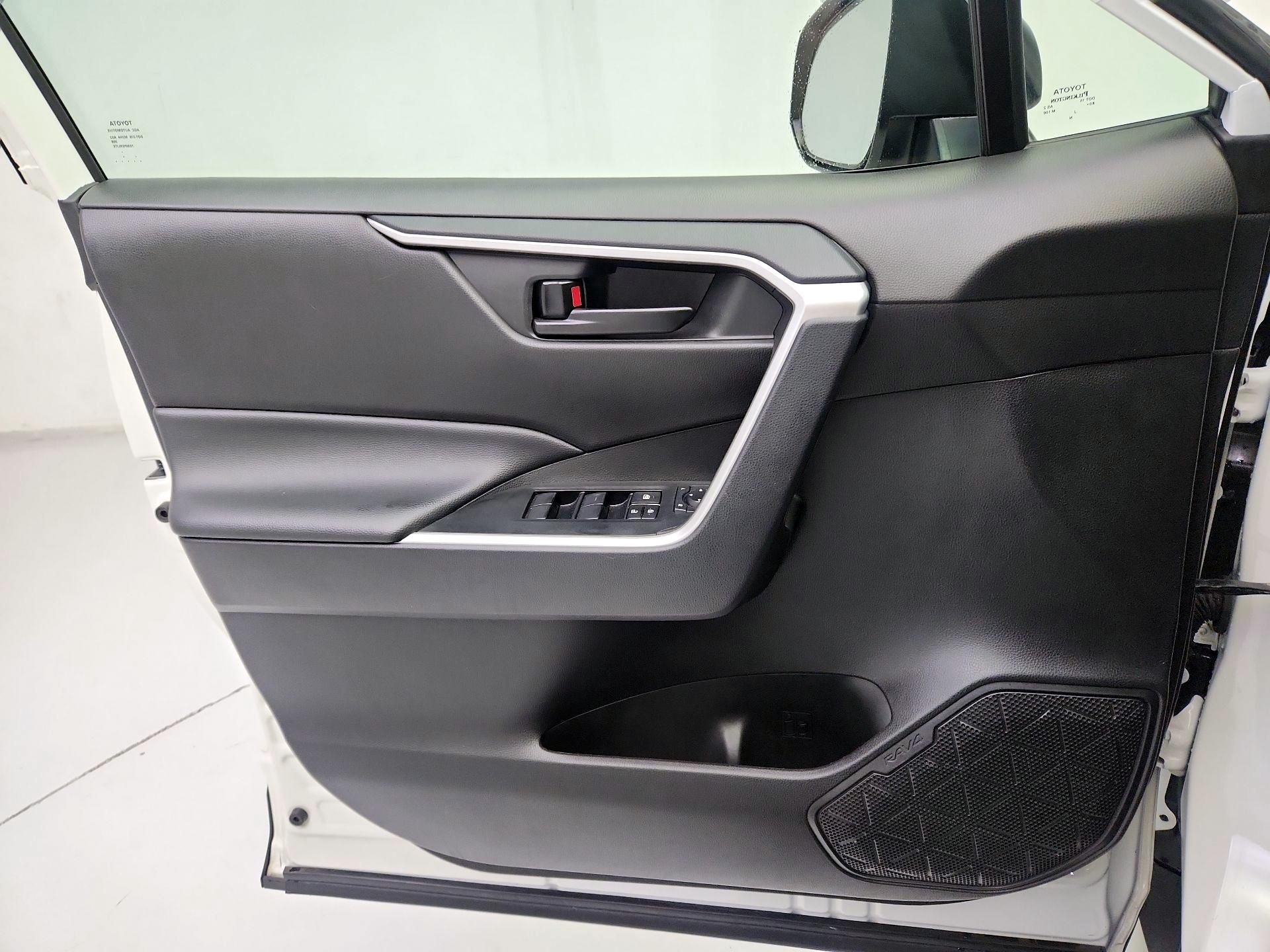 Thumbnail: 2024 Toyota RAV4 - 12
