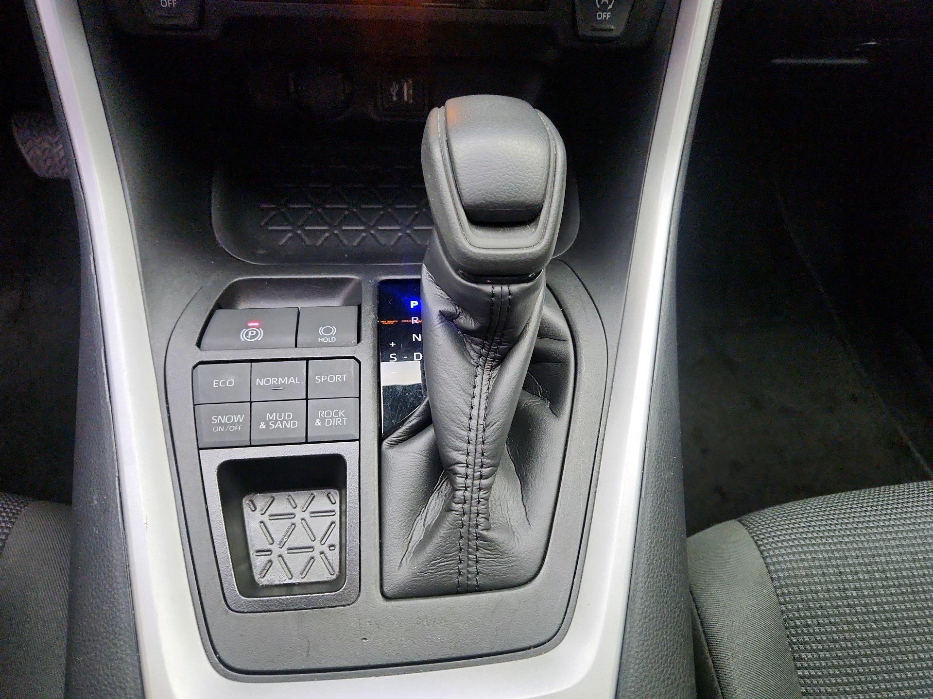 Thumbnail: 2024 Toyota RAV4 - 18