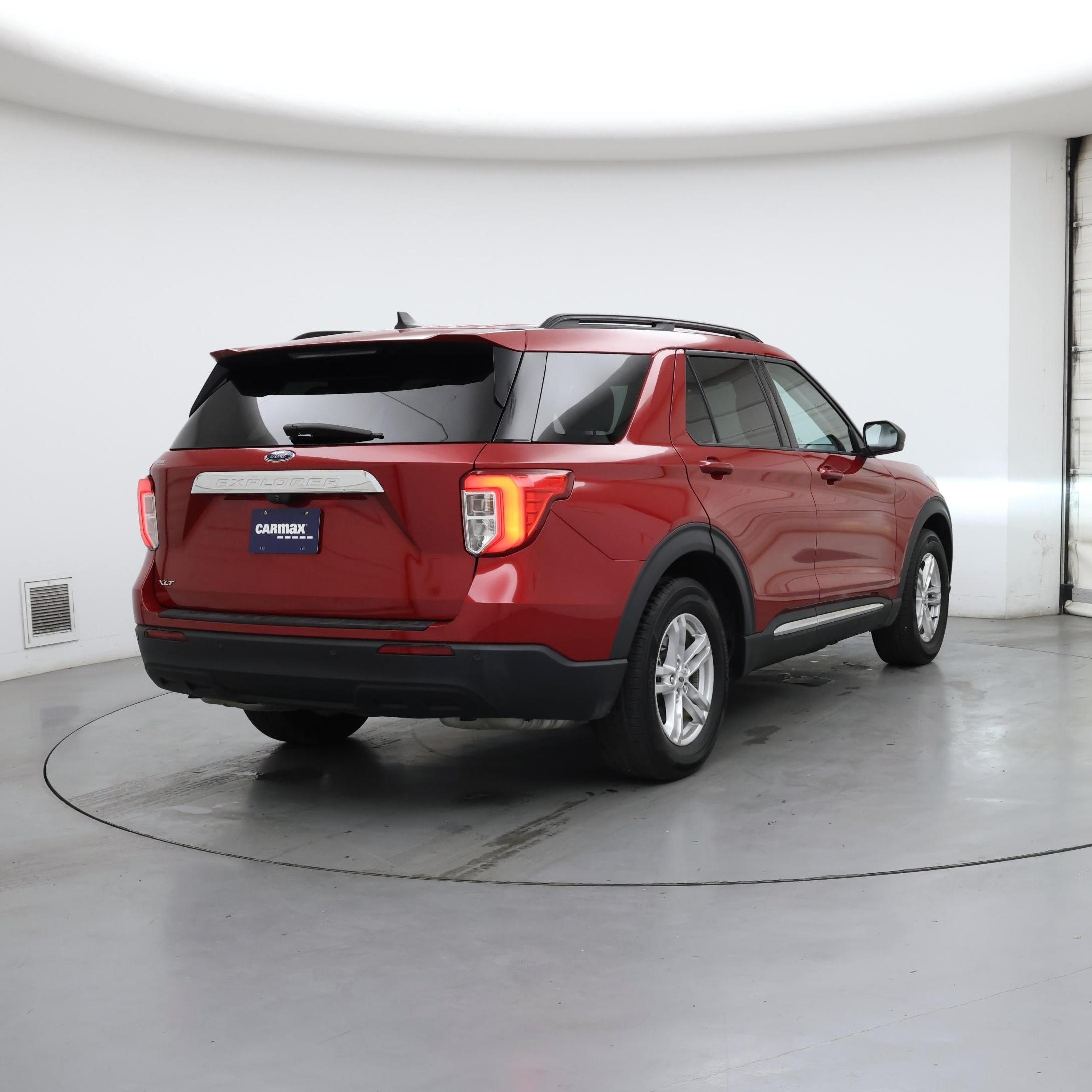 Thumbnail: 2022 Ford Explorer - 8