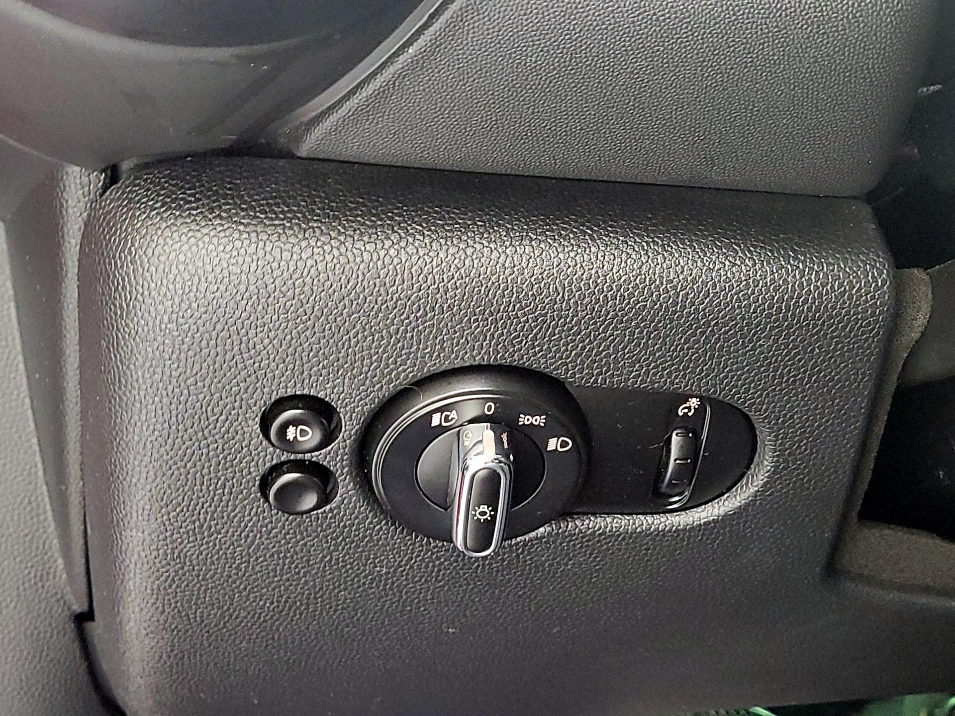 Thumbnail: 2020 MINI Cooper Hardtop - 13