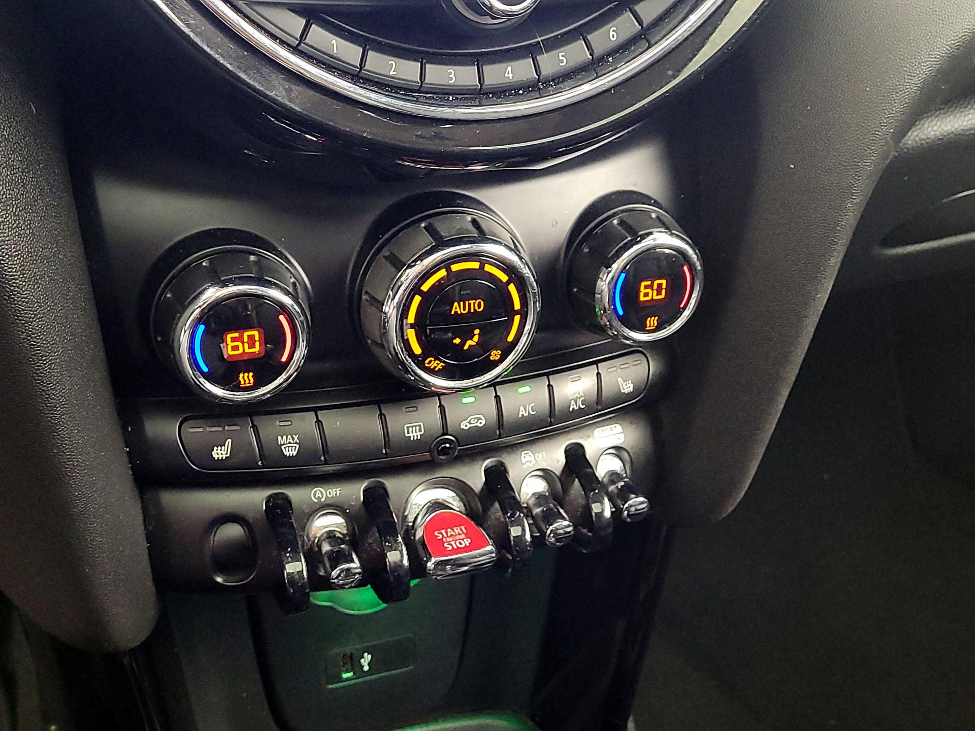 Thumbnail: 2020 MINI Cooper Hardtop - 16