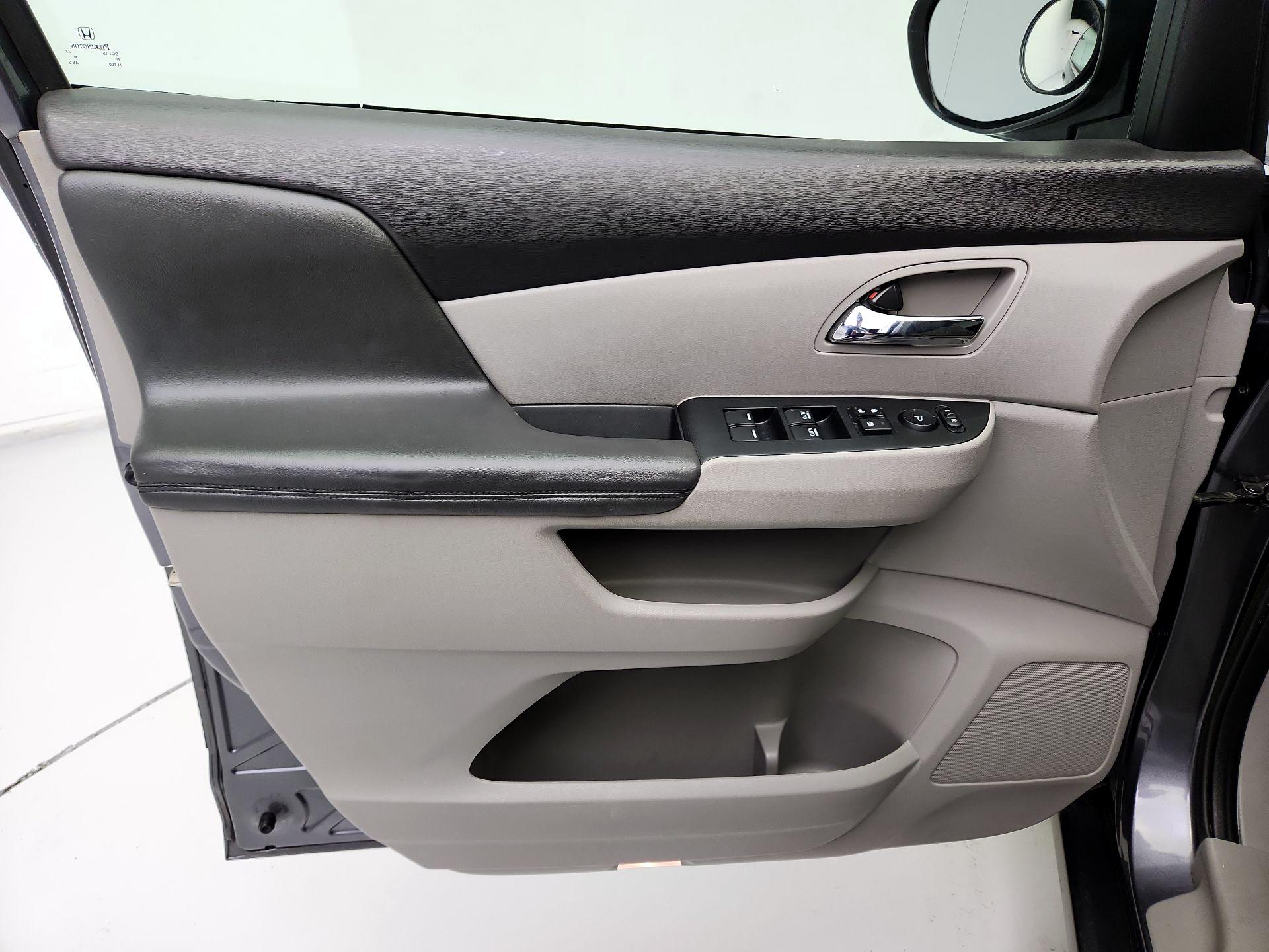 Thumbnail: 2014 Honda Odyssey - 12