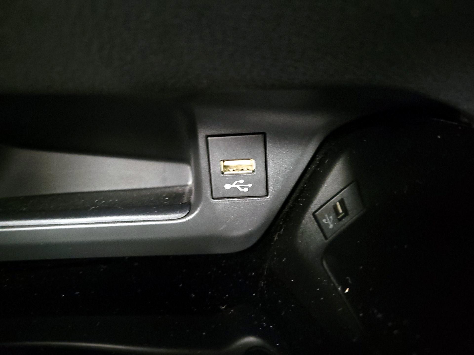 Thumbnail: 2020 Toyota C-HR - 18