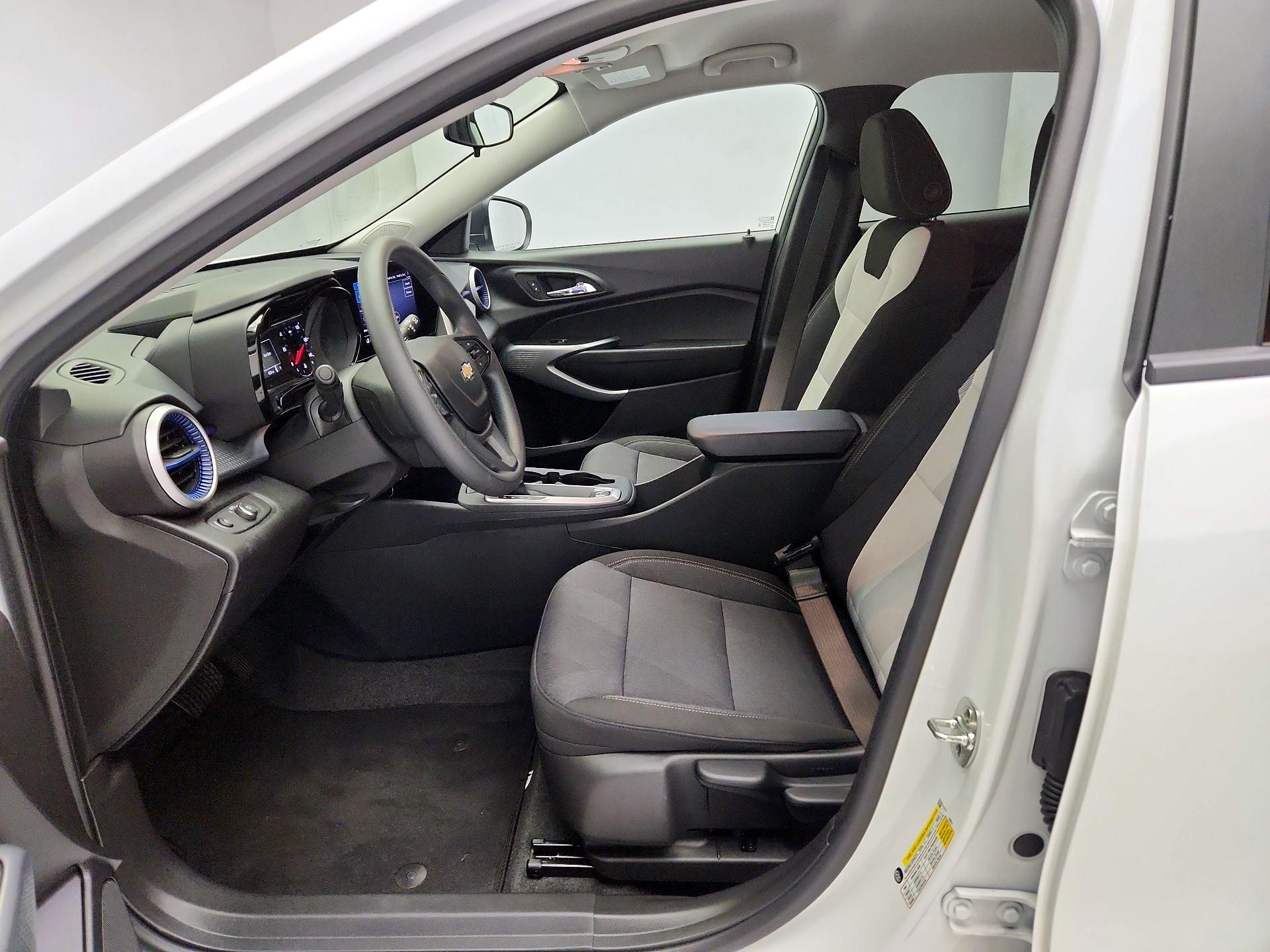 Thumbnail: 2025 Chevrolet Trax - 11
