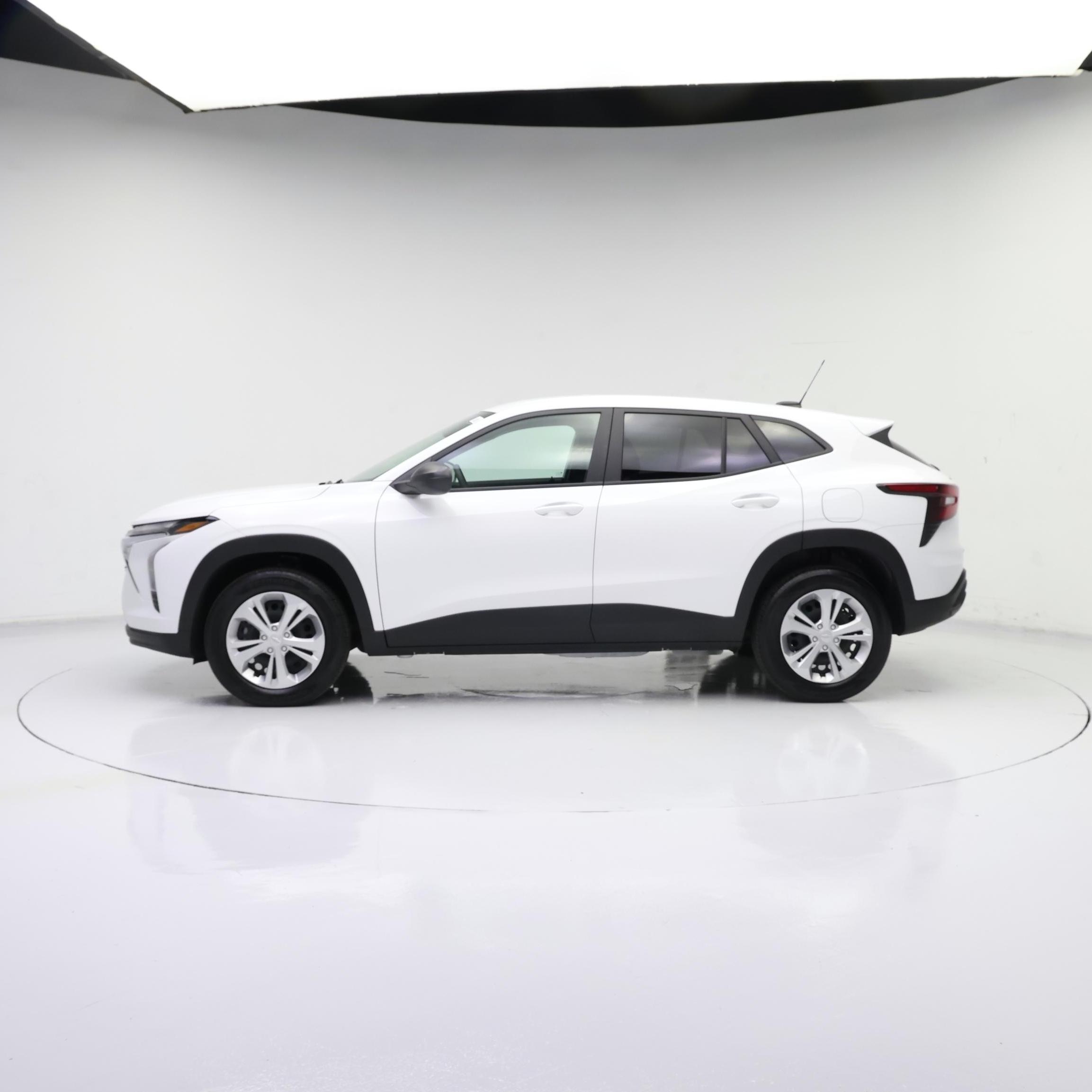 Thumbnail: 2025 Chevrolet Trax - 3