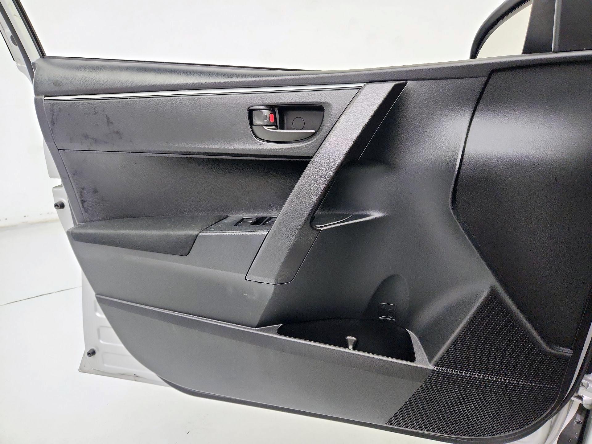 Thumbnail: 2015 Toyota Corolla - 12