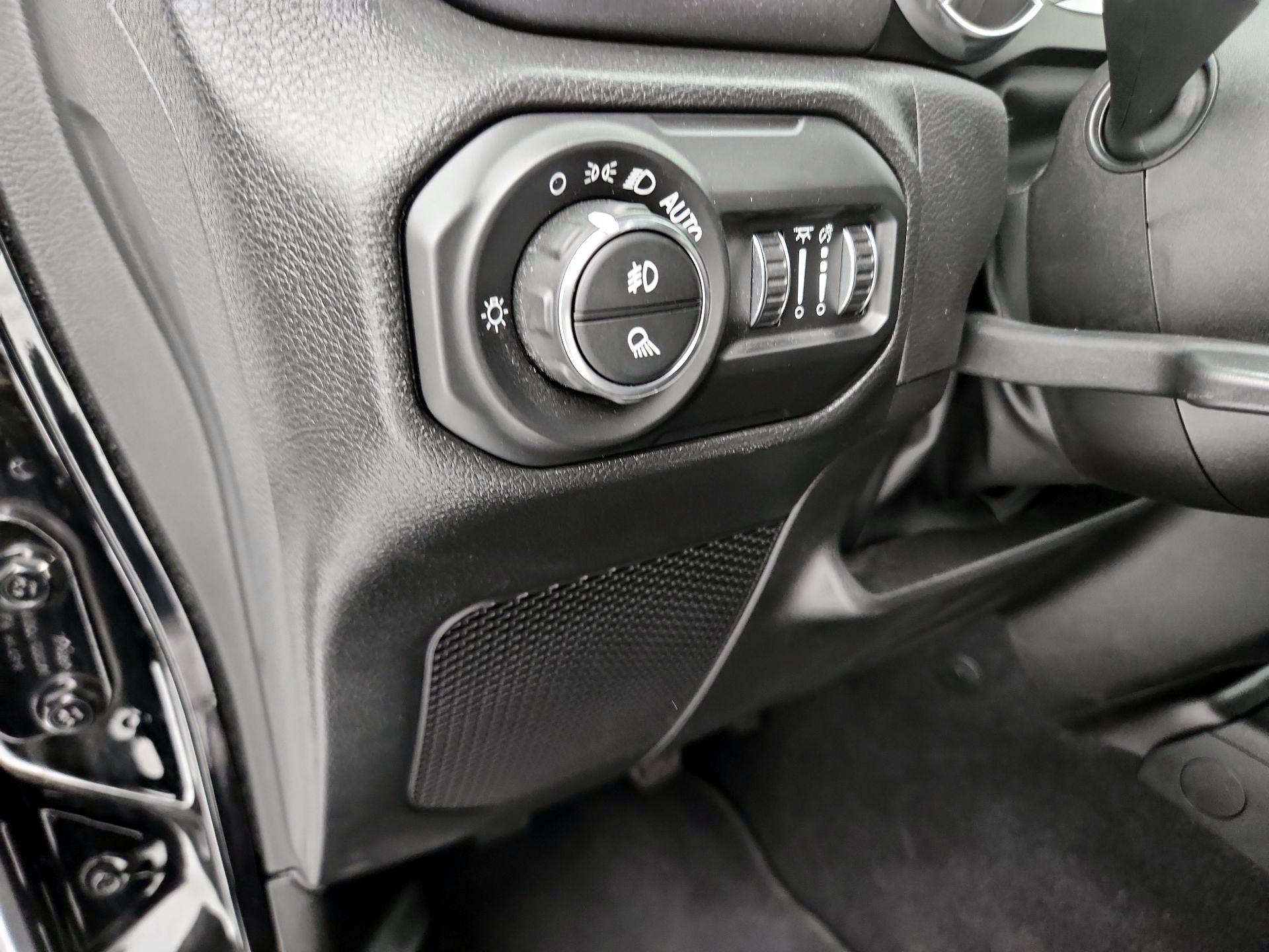 Thumbnail: 2022 Jeep Gladiator - 13